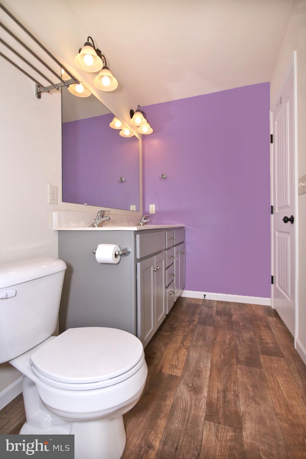 TRAIL SIDE - Residential