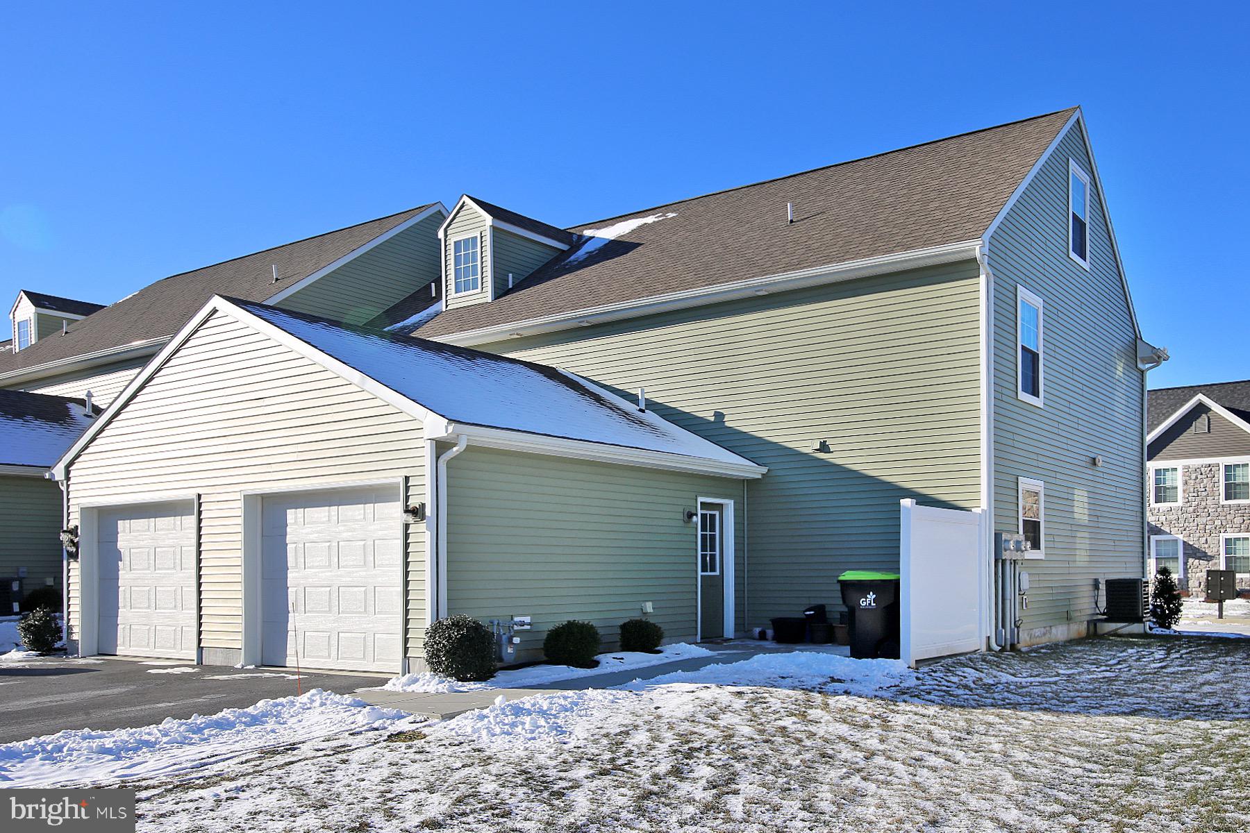 TRAIL SIDE - Residential