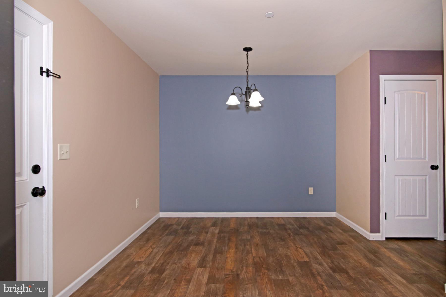 TRAIL SIDE - Residential