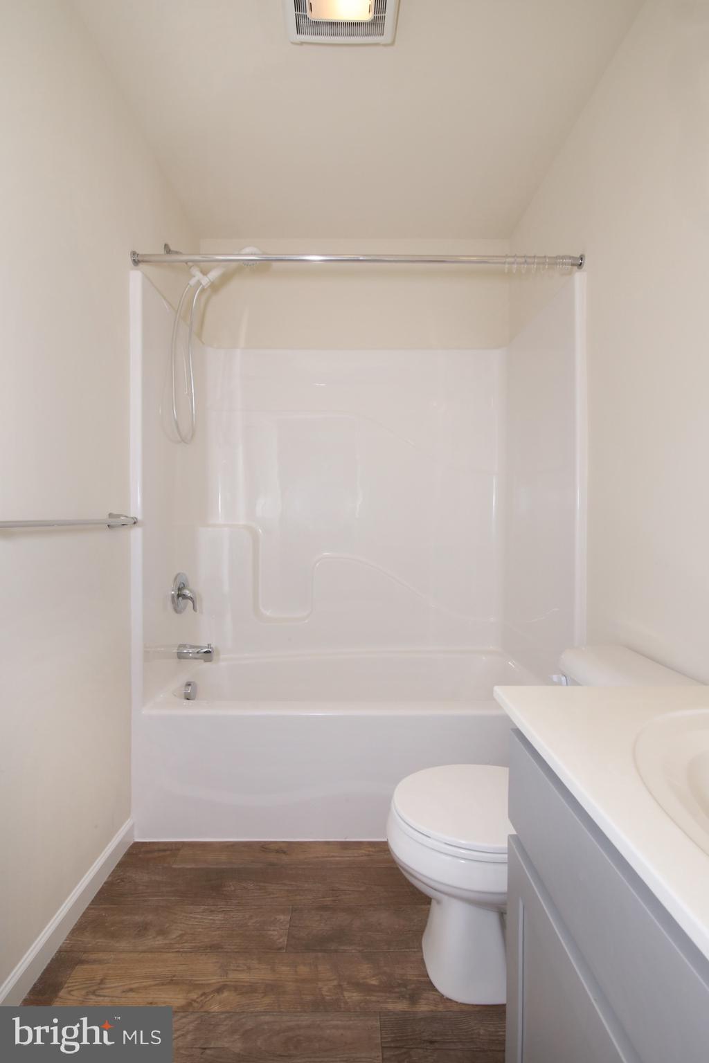 TRAIL SIDE - Residential