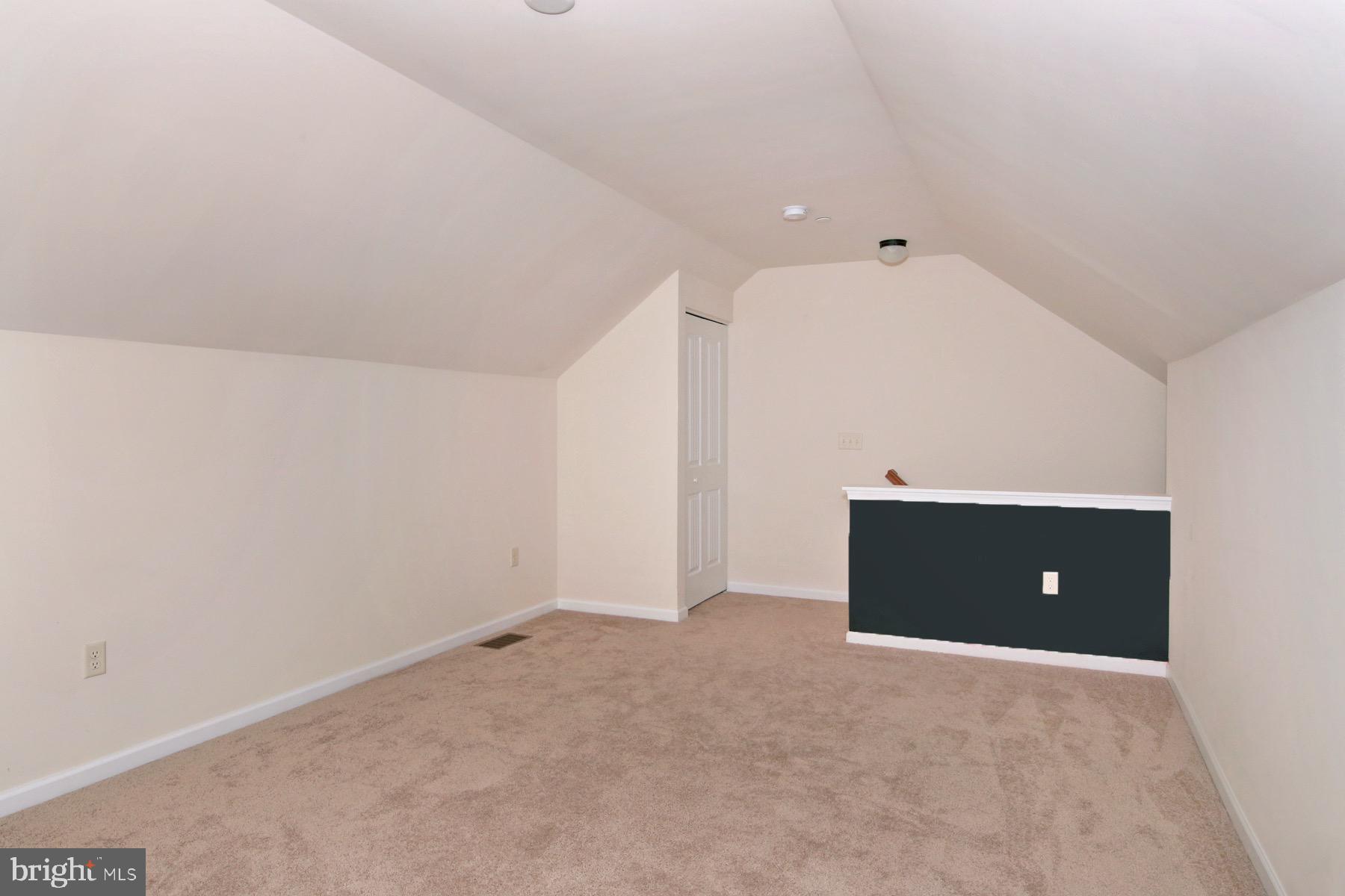 TRAIL SIDE - Residential