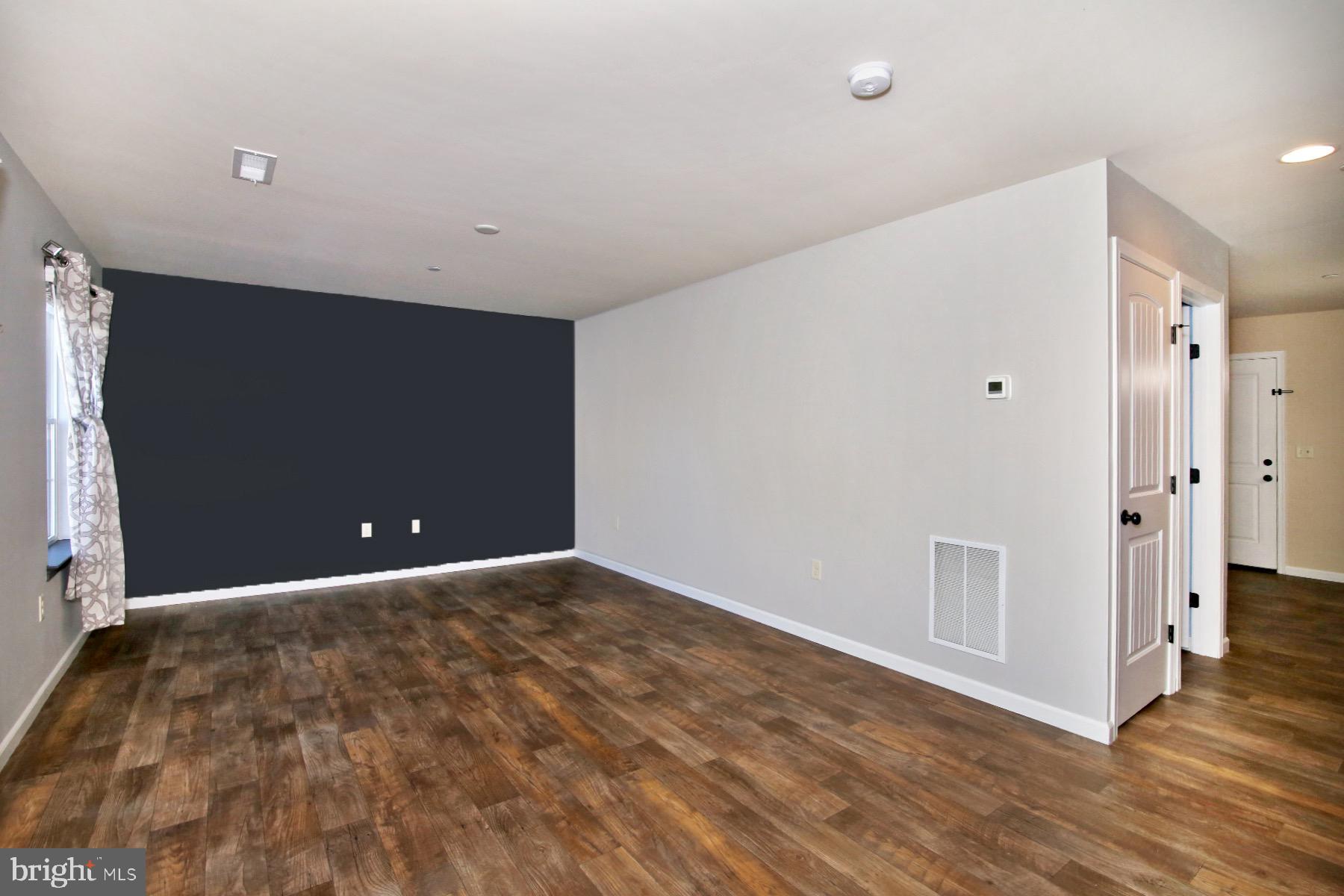 TRAIL SIDE - Residential