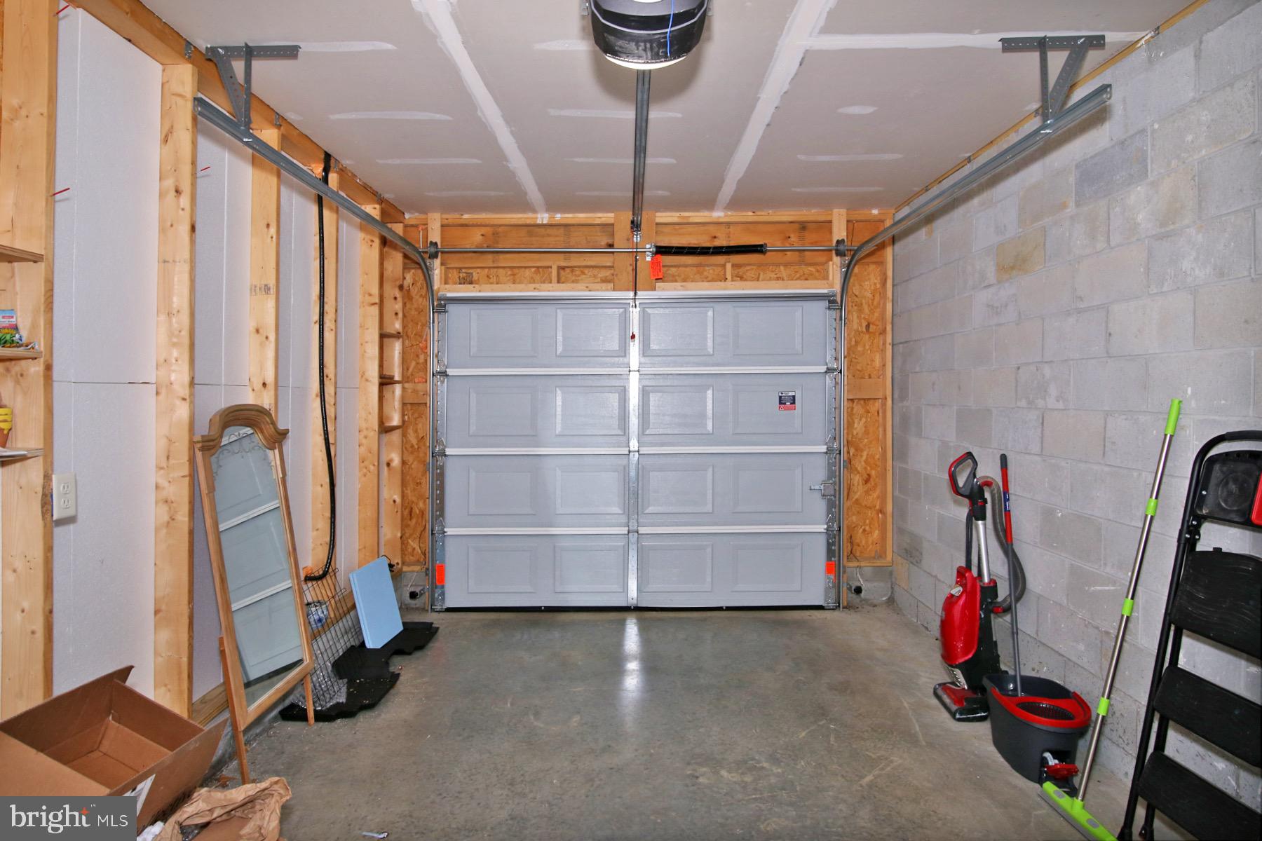 TRAIL SIDE - Residential