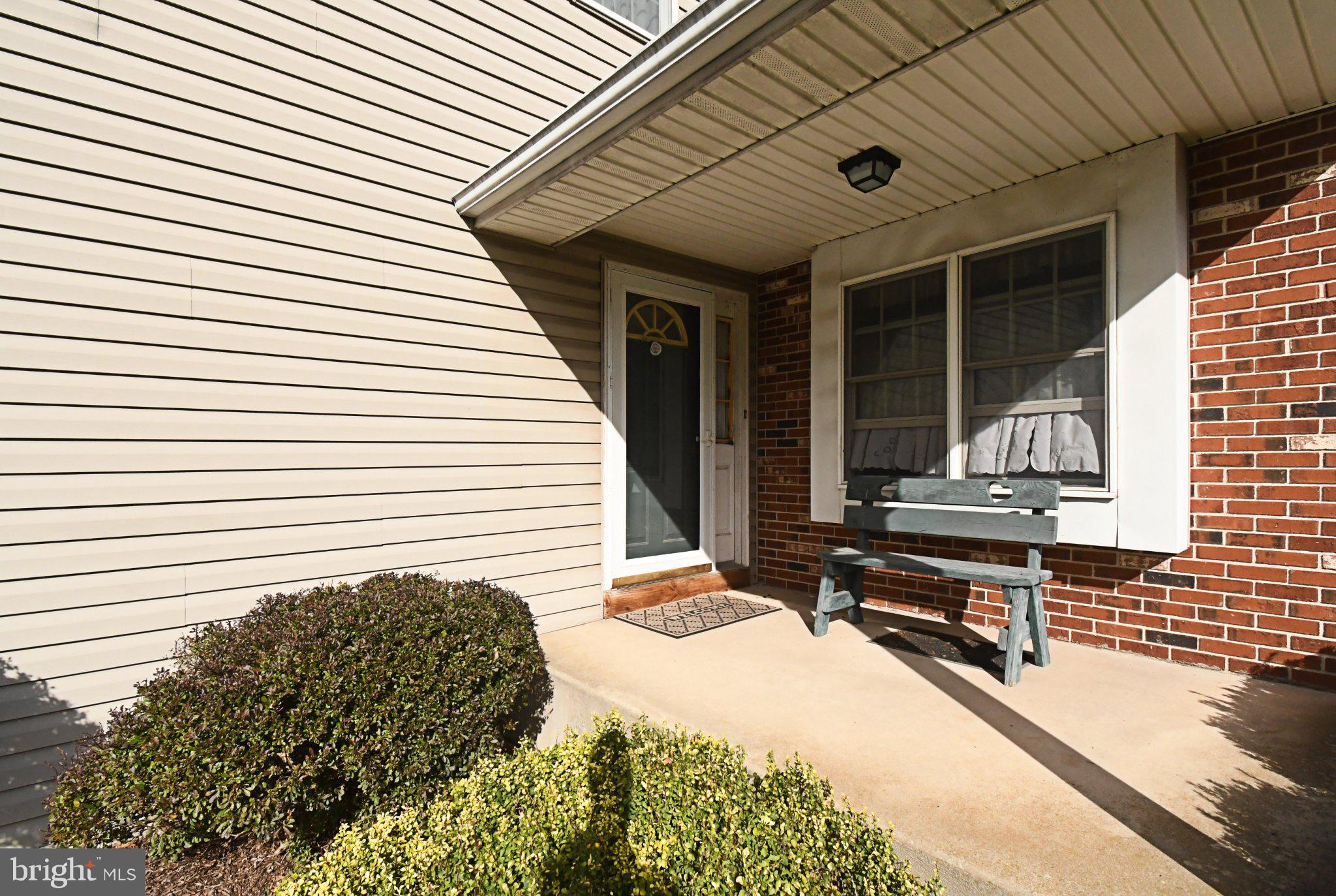 536 6TH STREET W