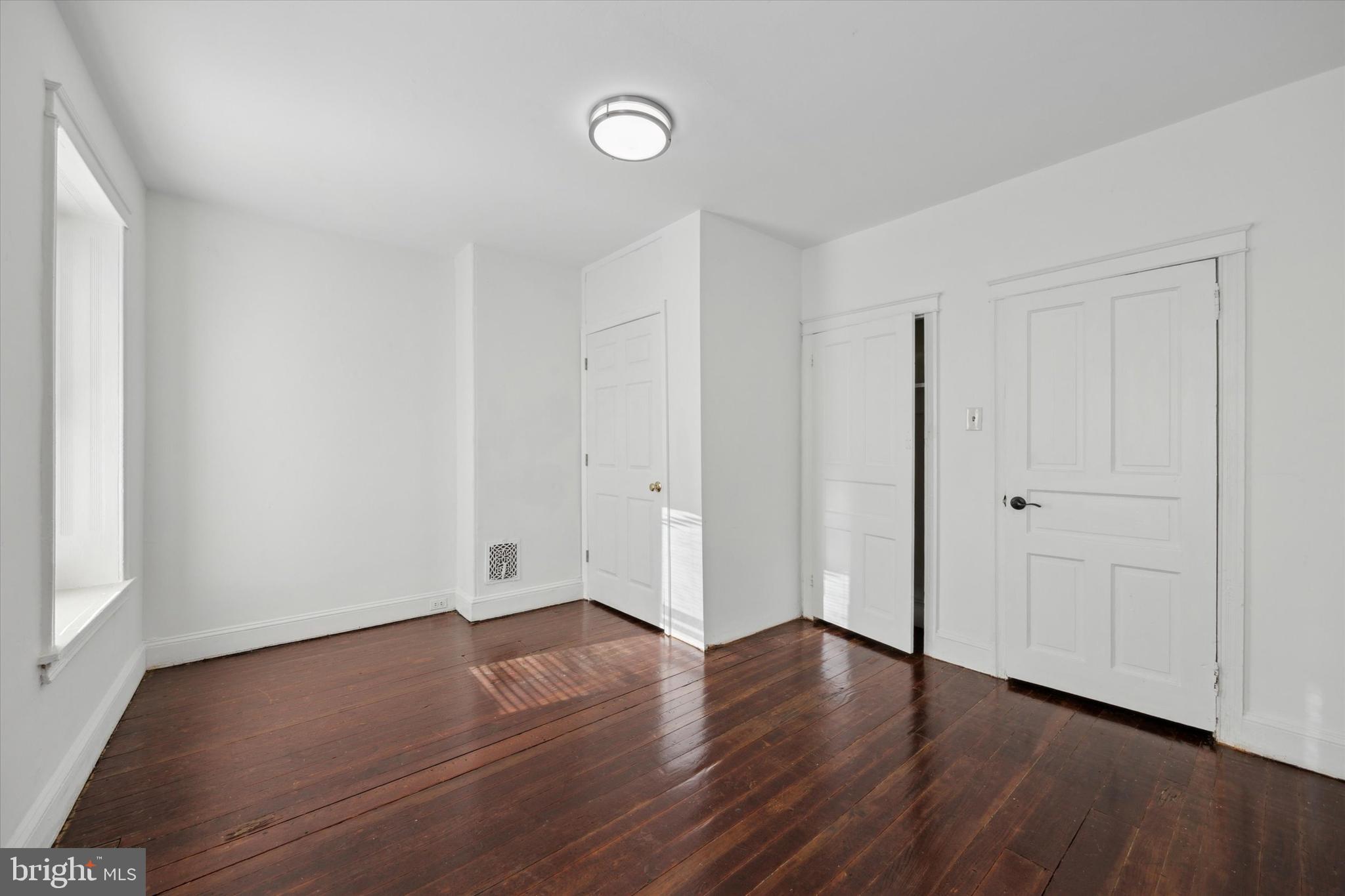 ROXBOROUGH - Residential