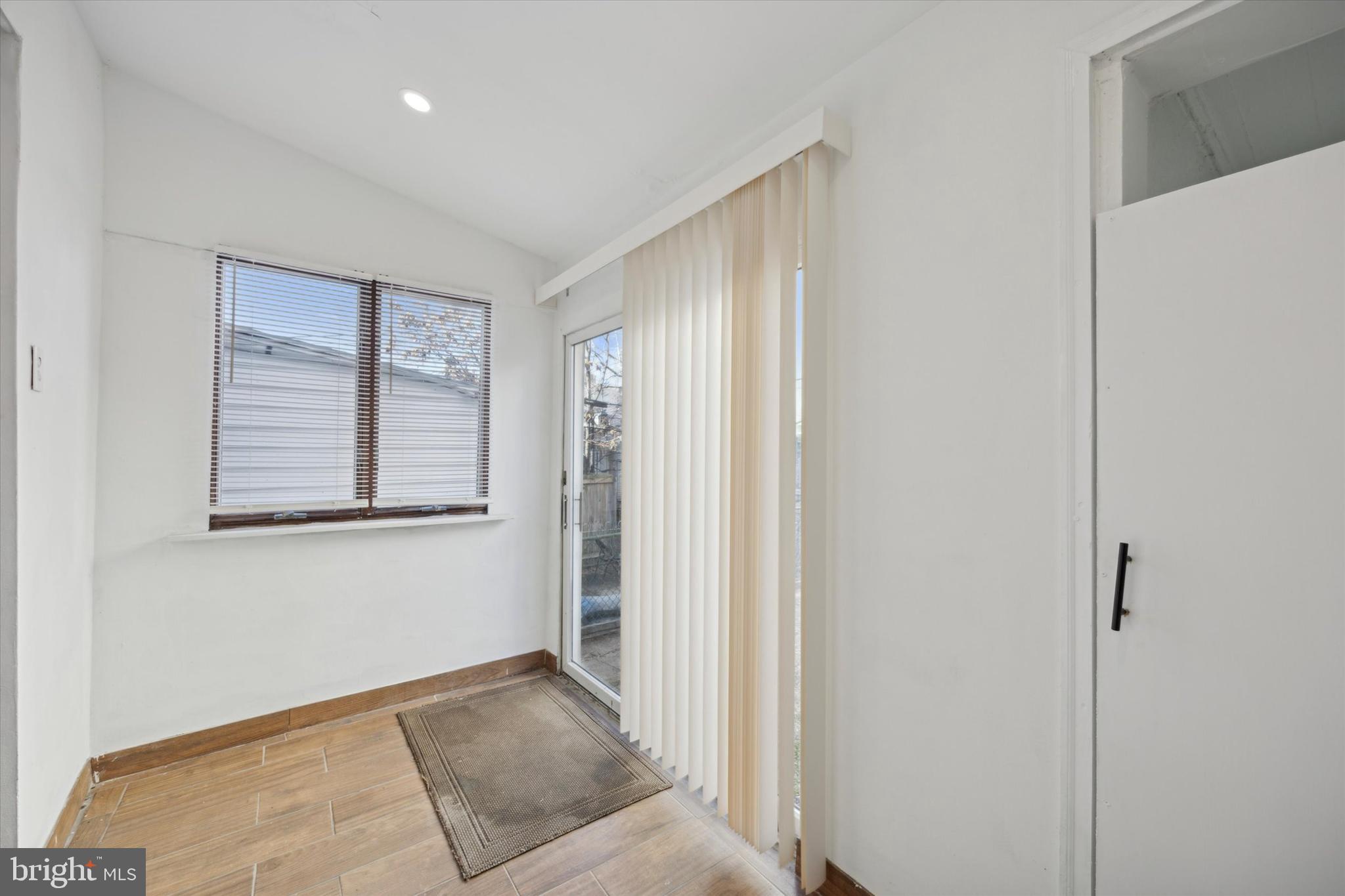 ROXBOROUGH - Residential