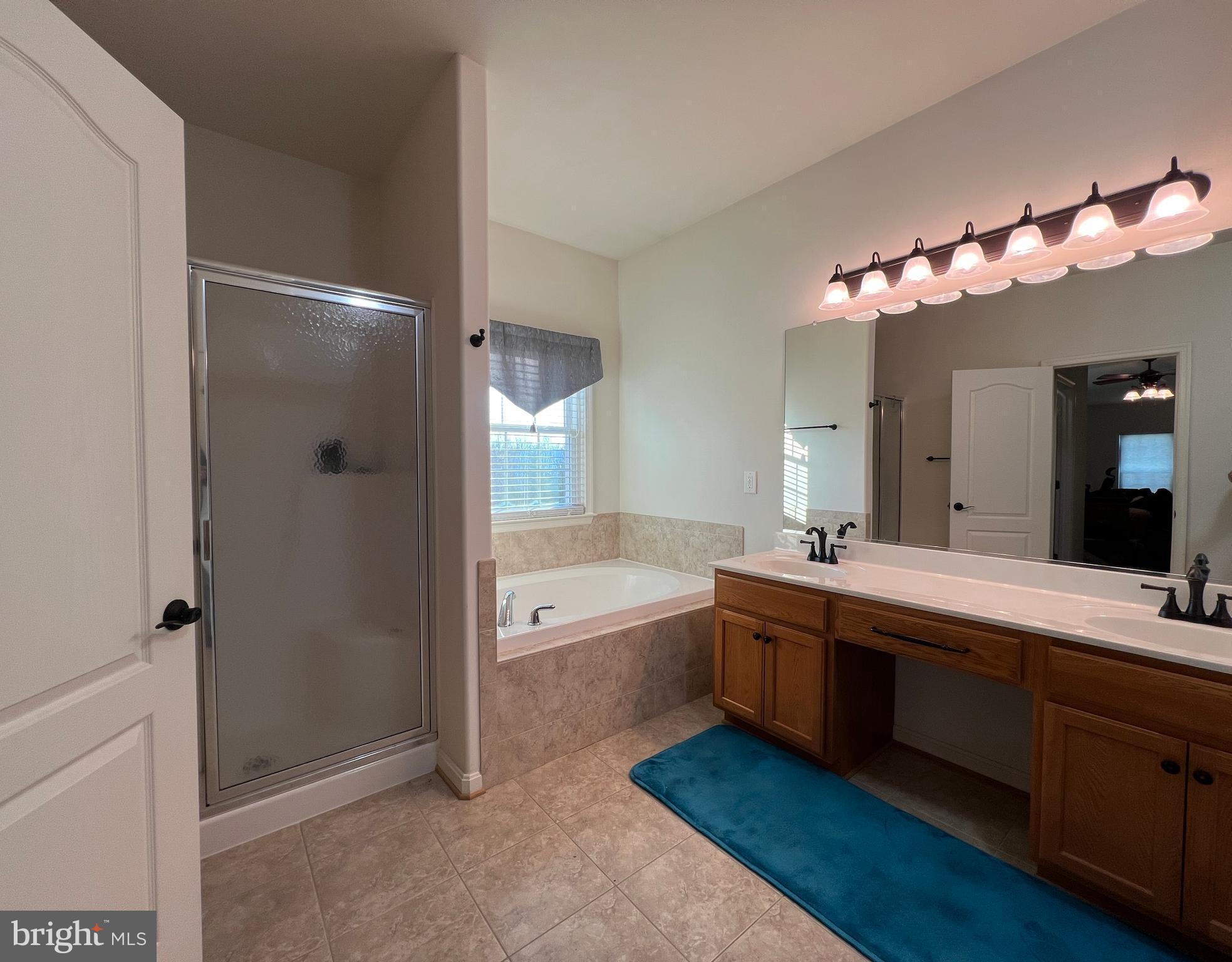 REDWOOD LAKES - Residential