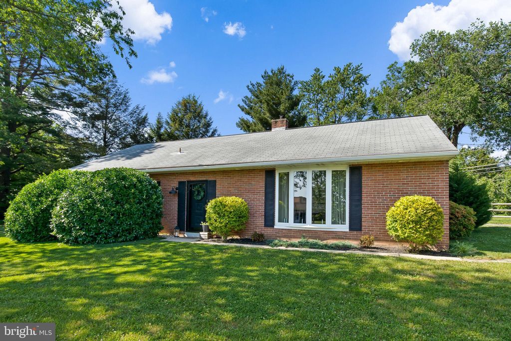 Photo of 1903 FRIENDS LN, LANCASTER, PA 17603 (MLS # PALA2035354)