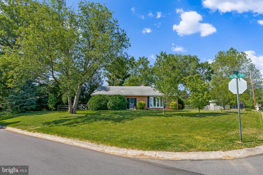 Photo of 1903 FRIENDS LN, LANCASTER, PA 17603 (MLS # PALA2035354)