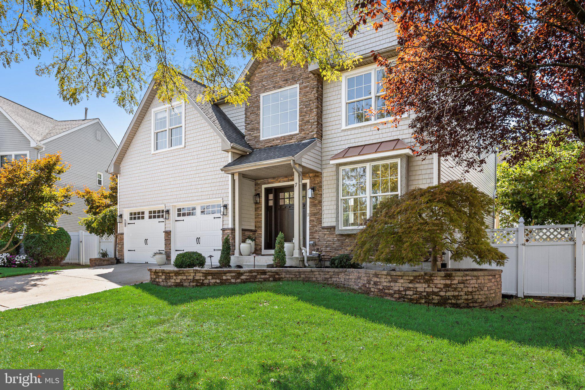 7 WOODYFIELD LANE