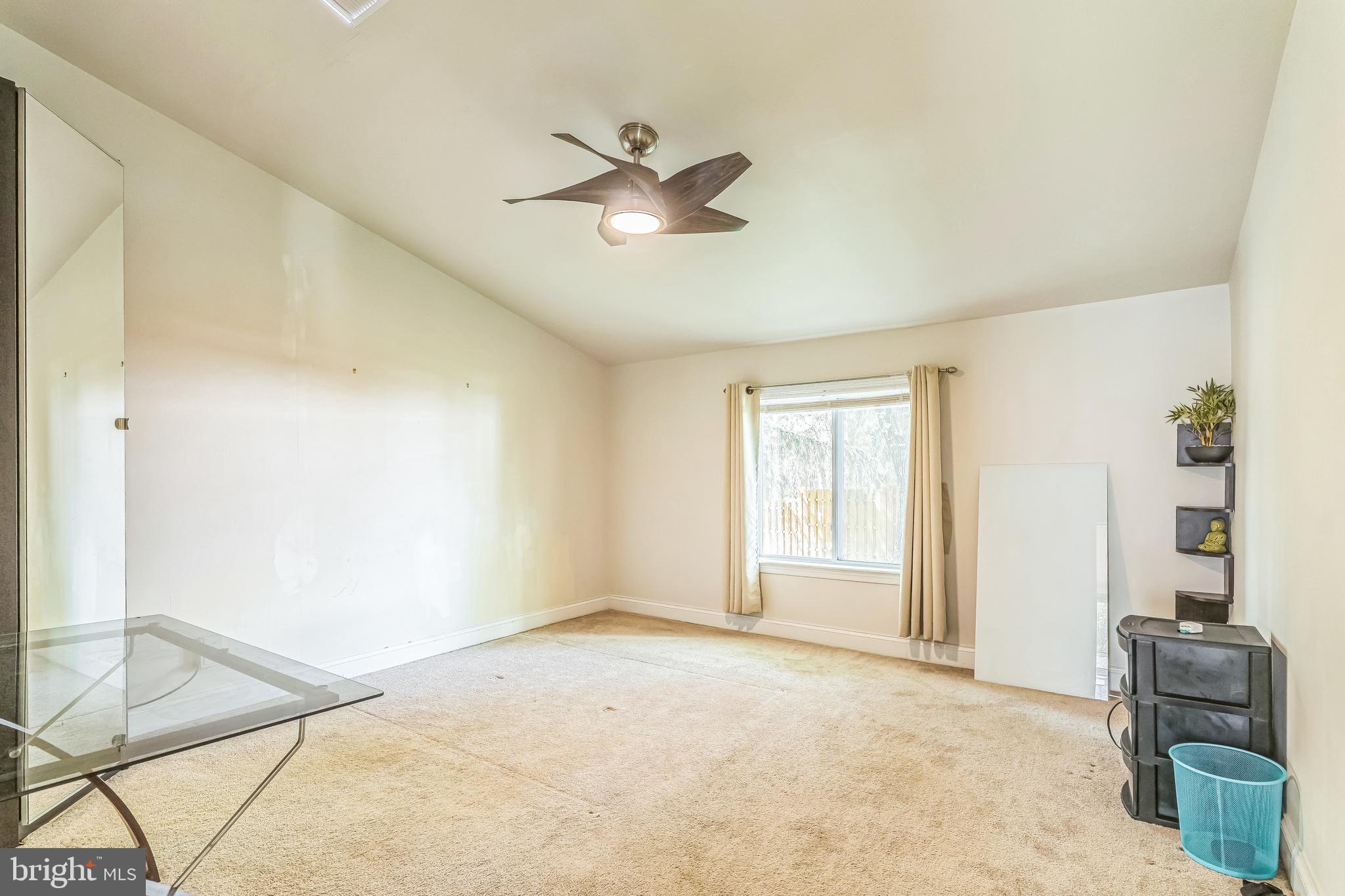 9528 WANDERING WAY