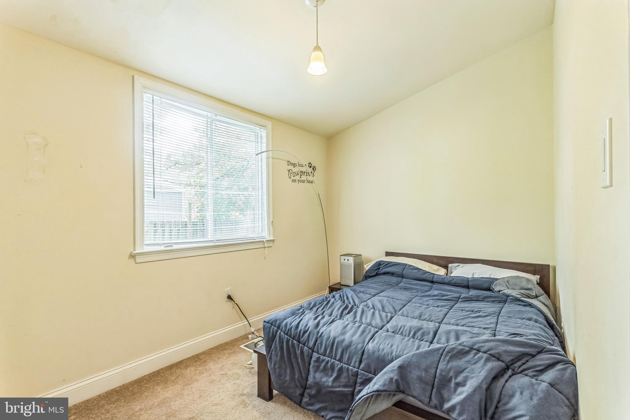 9528 WANDERING WAY