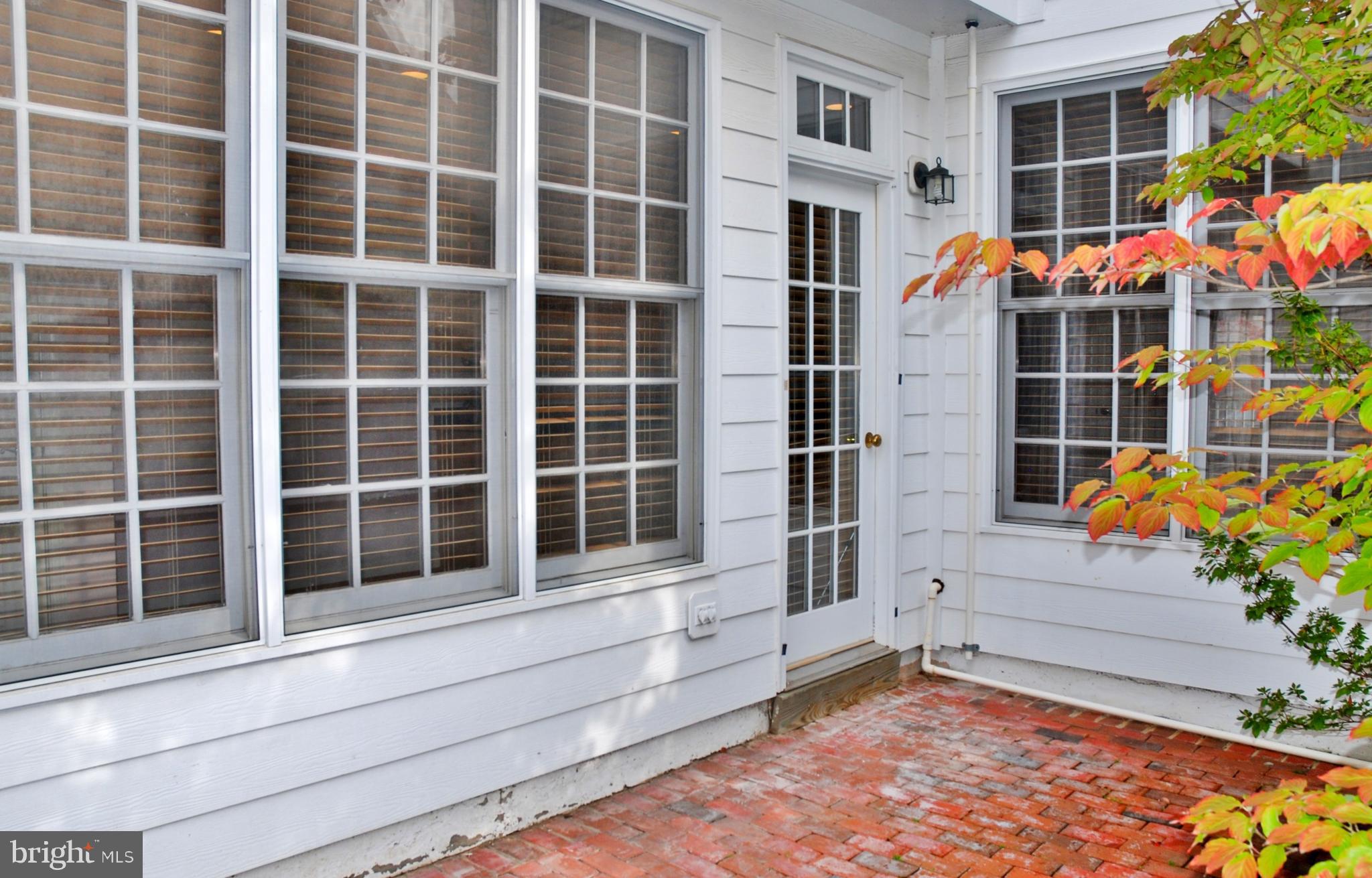 FALLSGROVE - Residential Lease