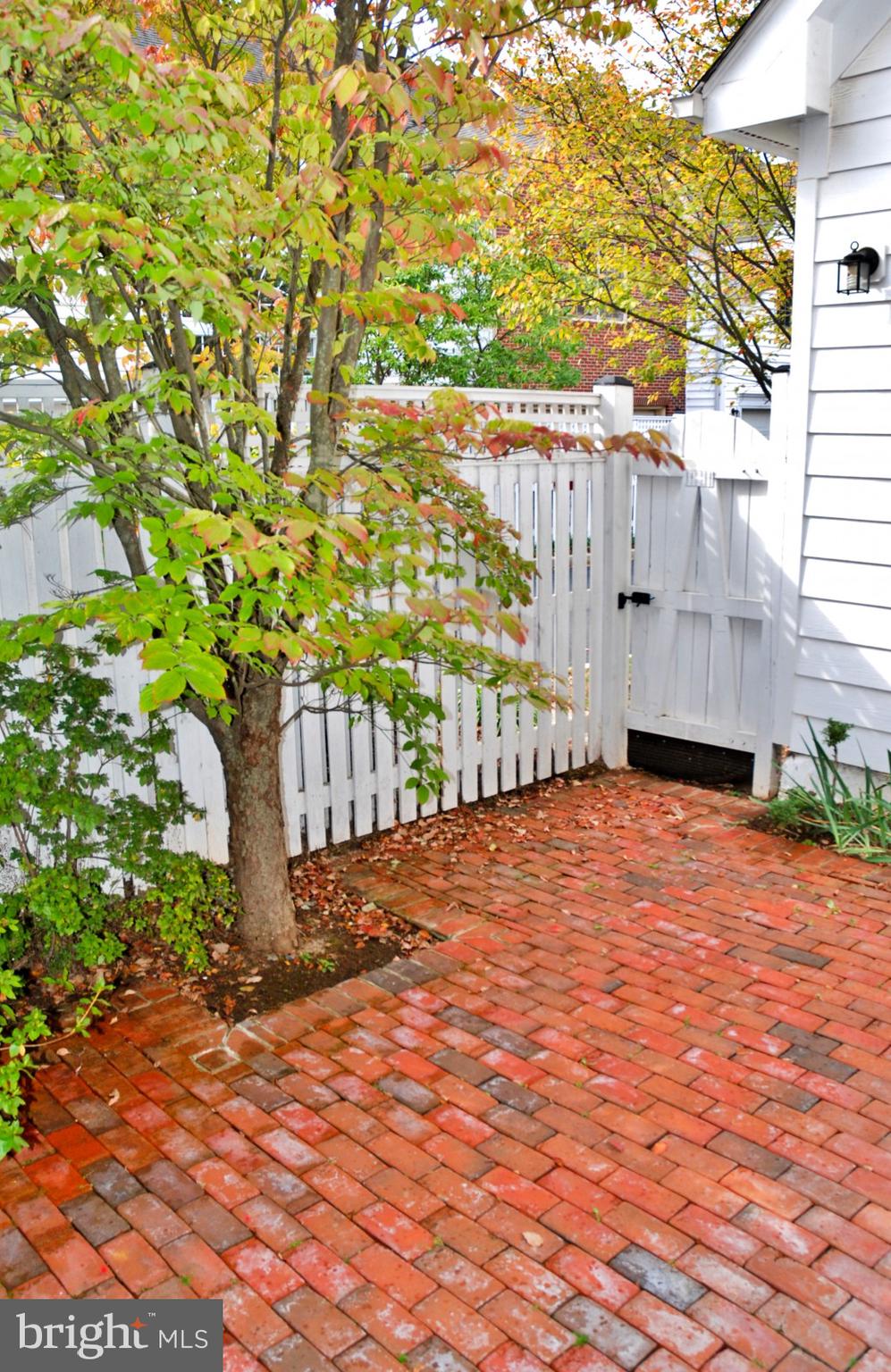 FALLSGROVE - Residential Lease