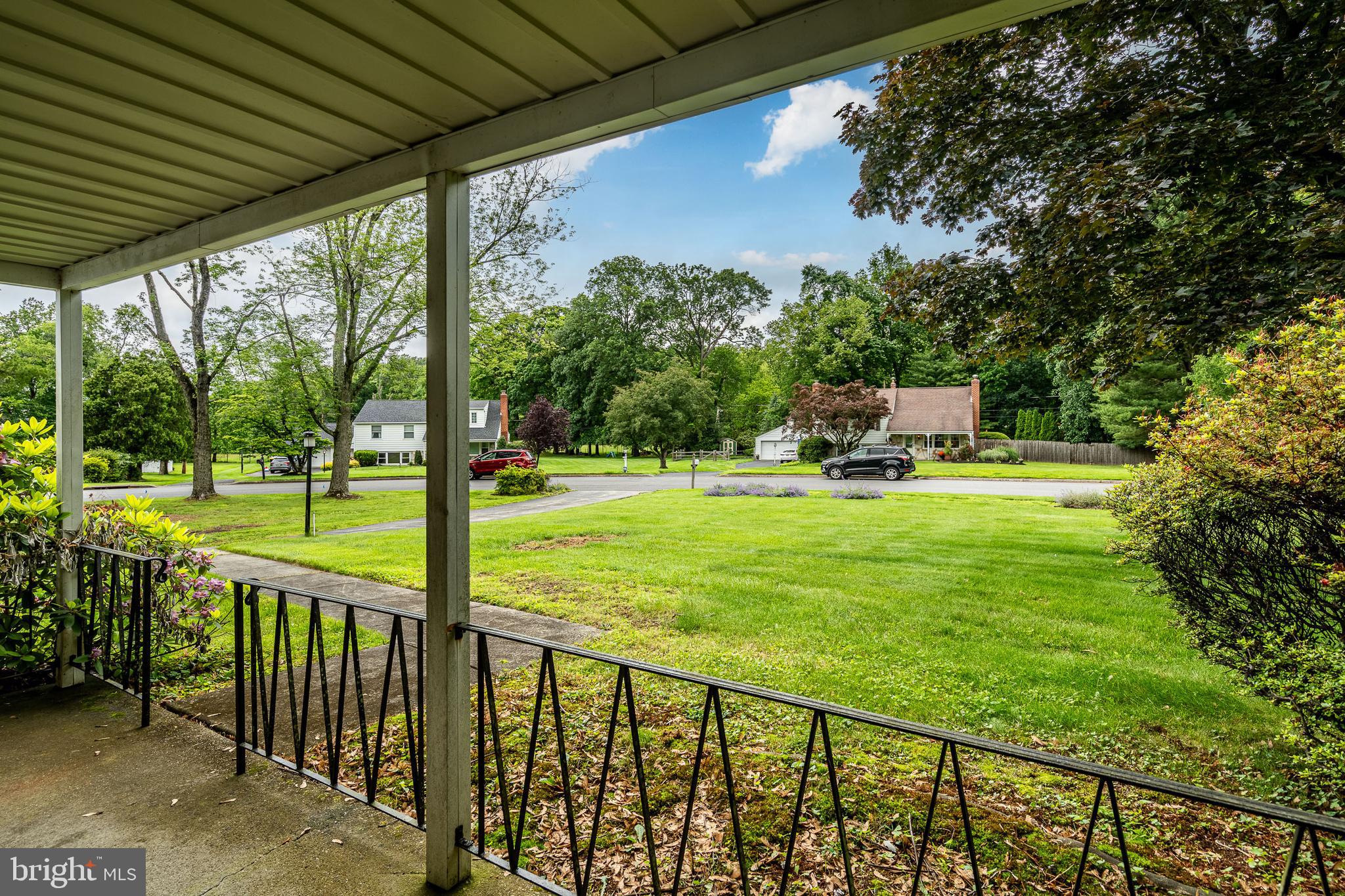 1421 MANOR LANE