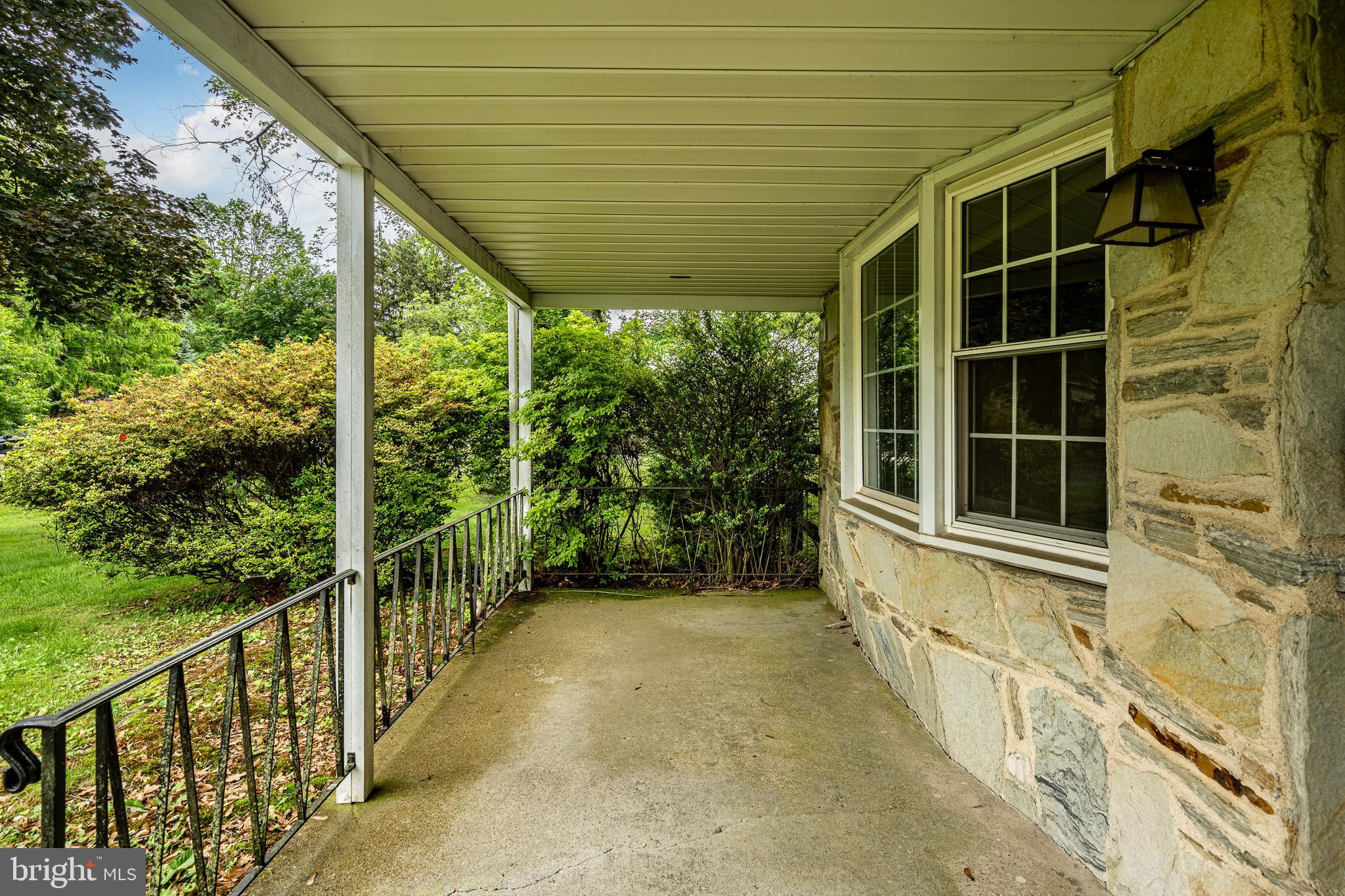1421 MANOR LANE