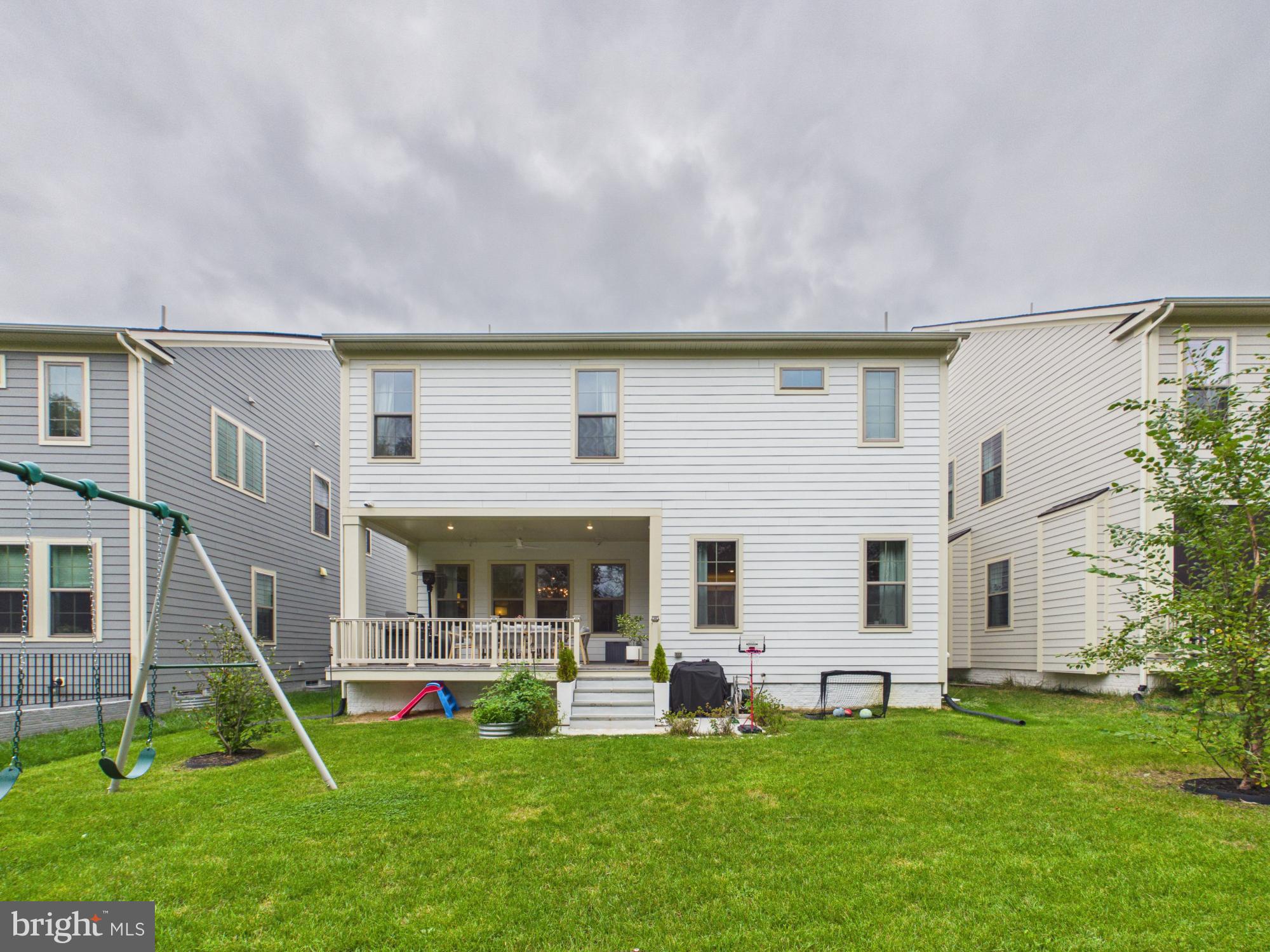 2907 HOME PLACE