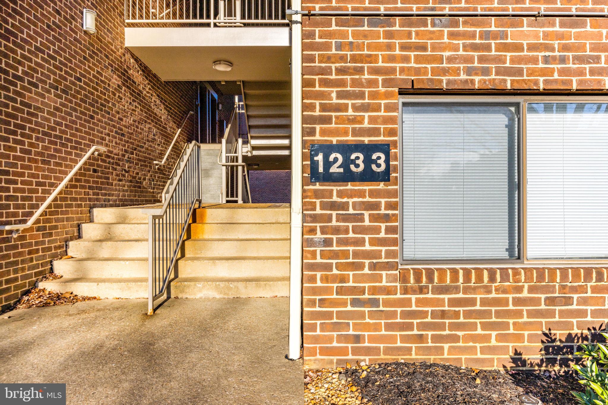 ANNAPOLIS OVERLOOK - Residential