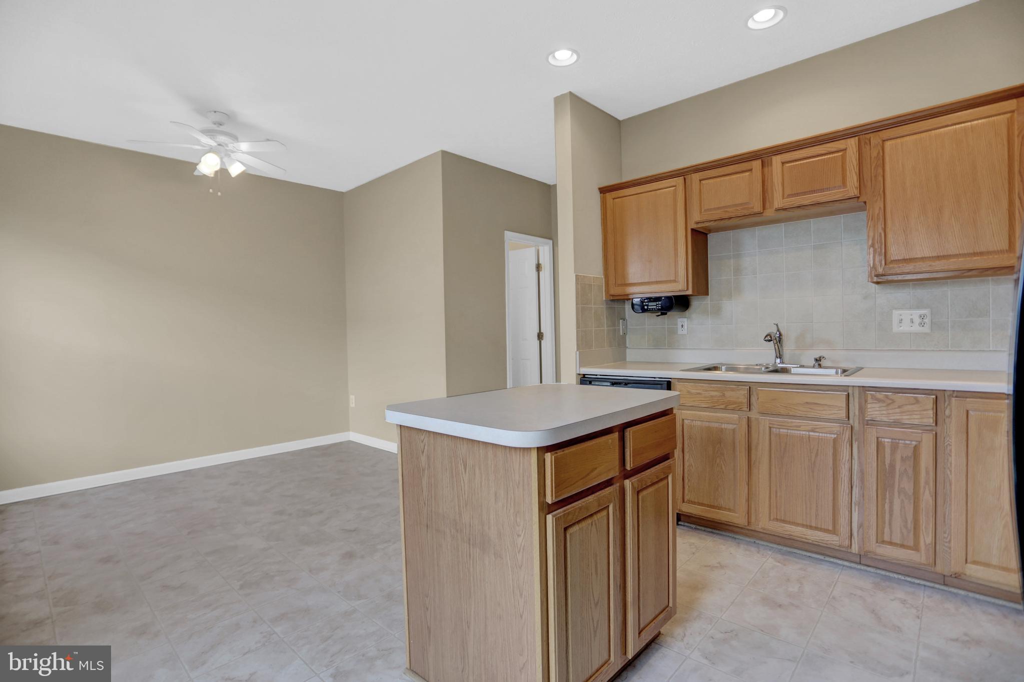 EATON SQUARE - Residential