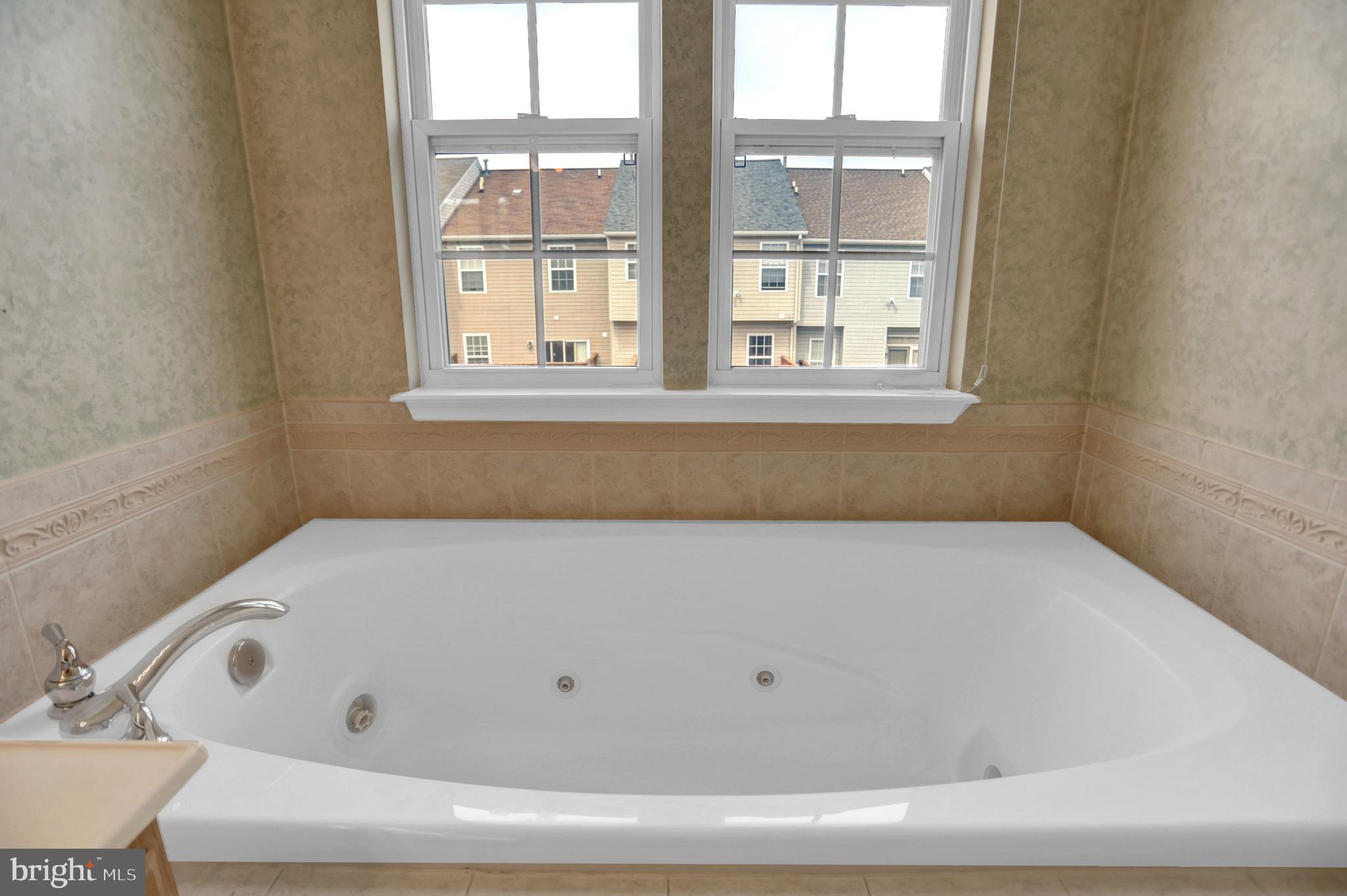 EATON SQUARE - Residential