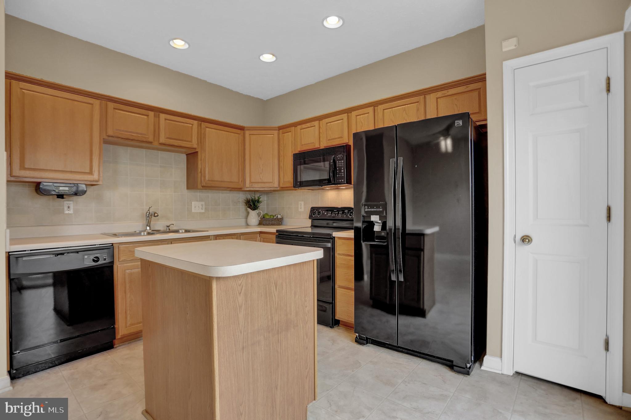 EATON SQUARE - Residential