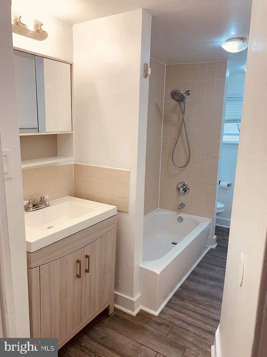 PORT RICHMOND - Residential Income