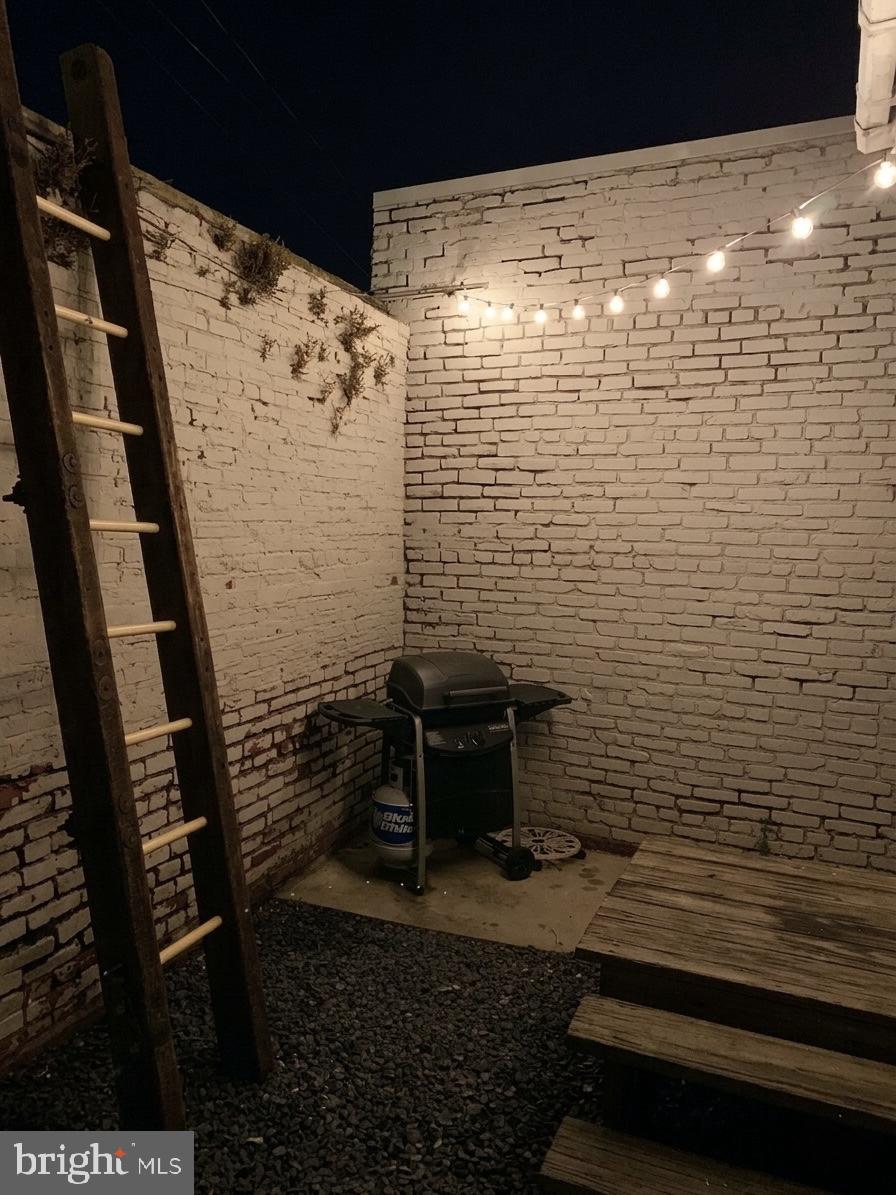 PORT RICHMOND - Residential Income