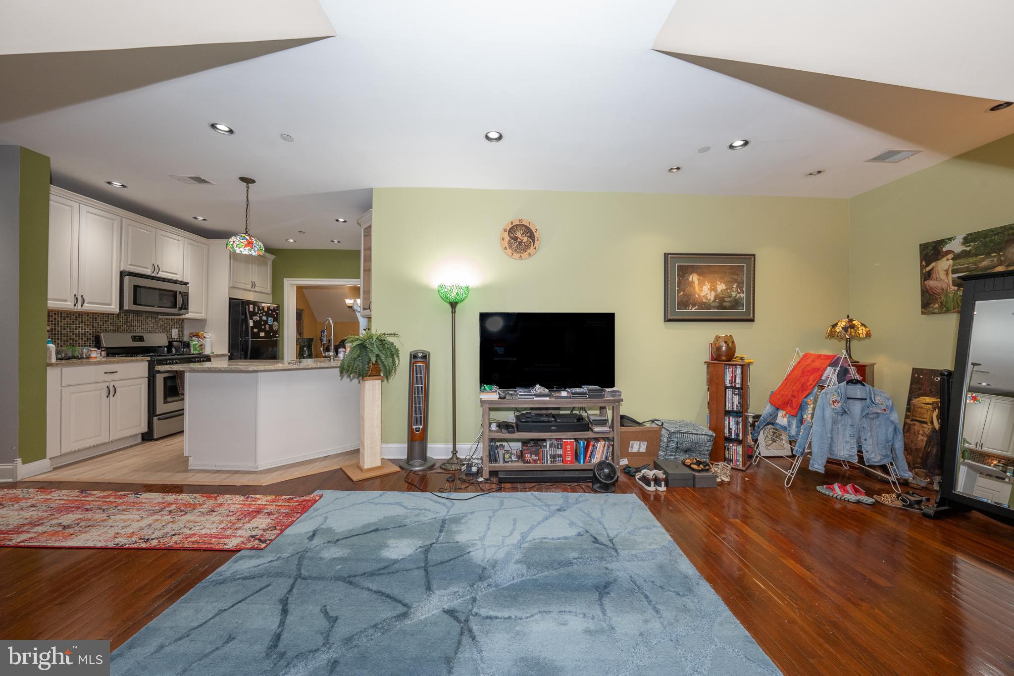 ROXBOROUGH - Residential