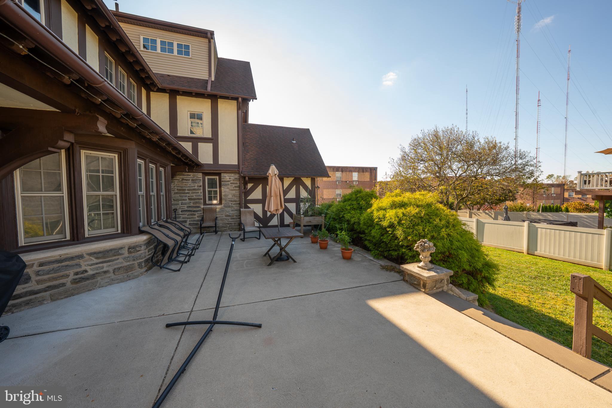 ROXBOROUGH - Residential