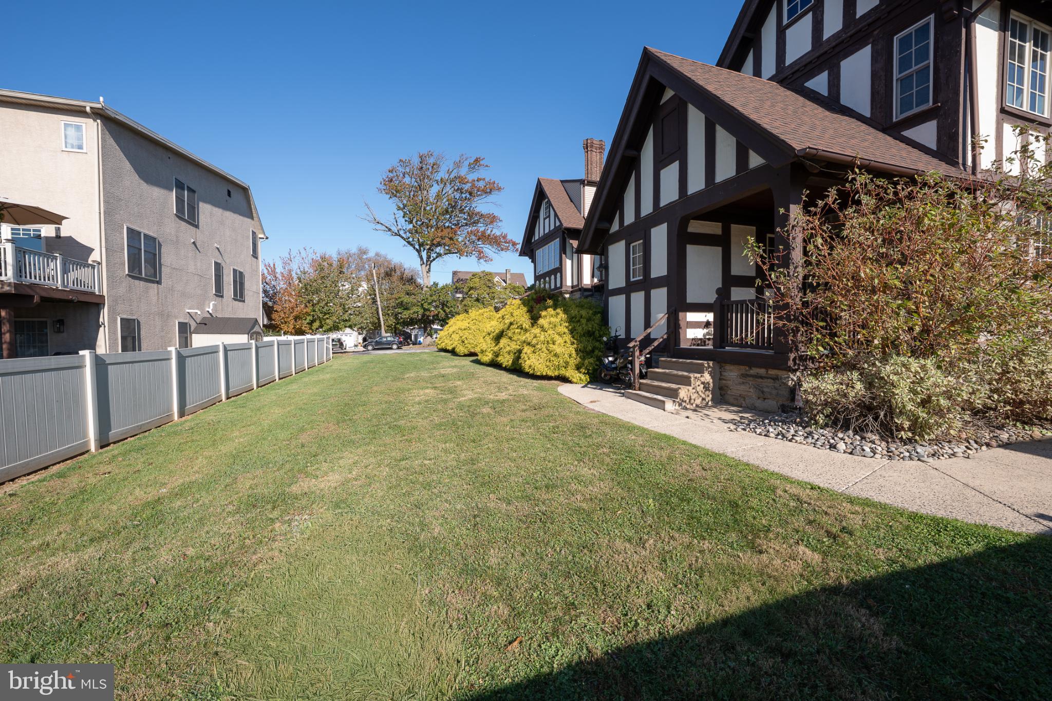 ROXBOROUGH - Residential