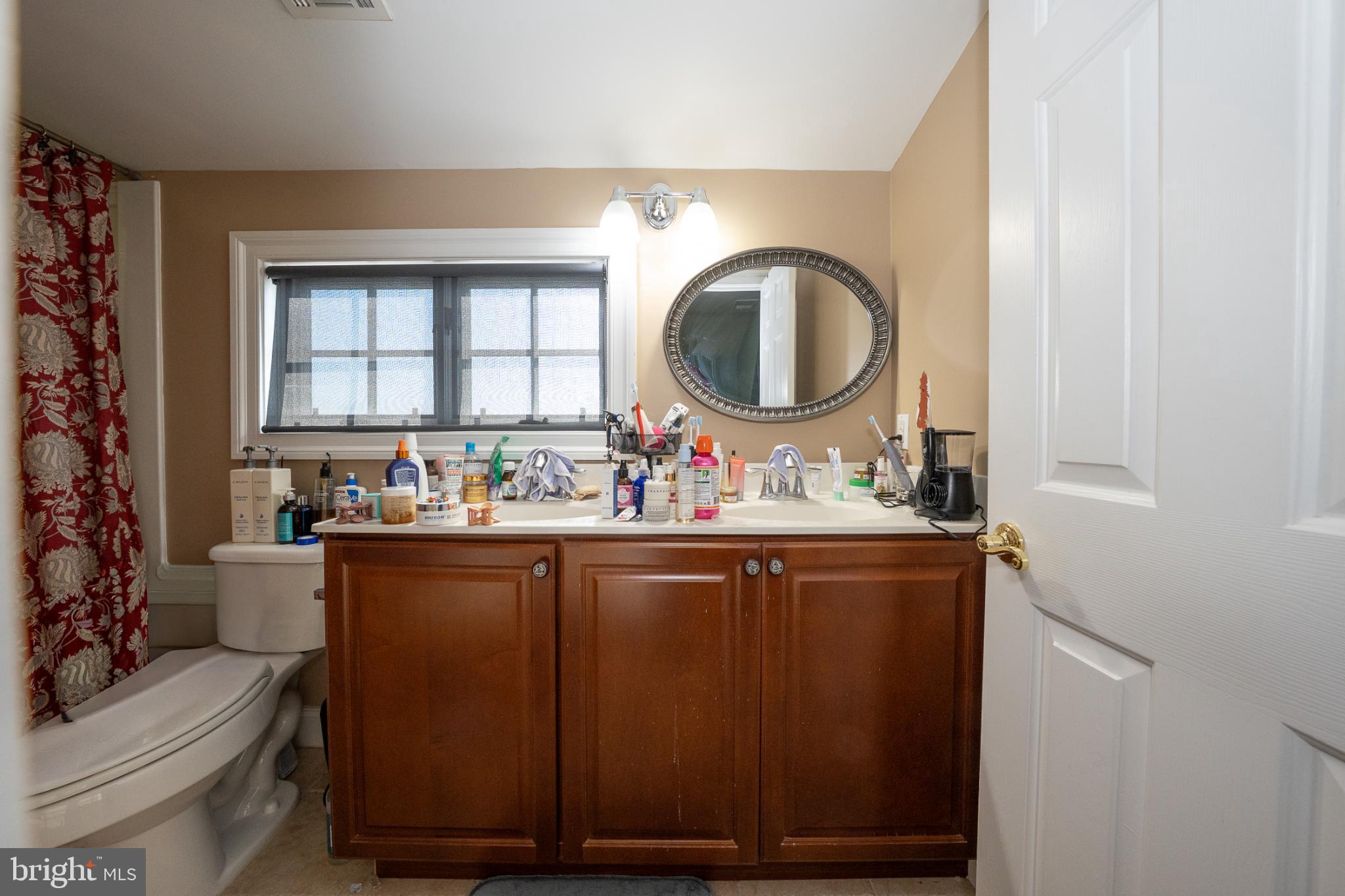 ROXBOROUGH - Residential