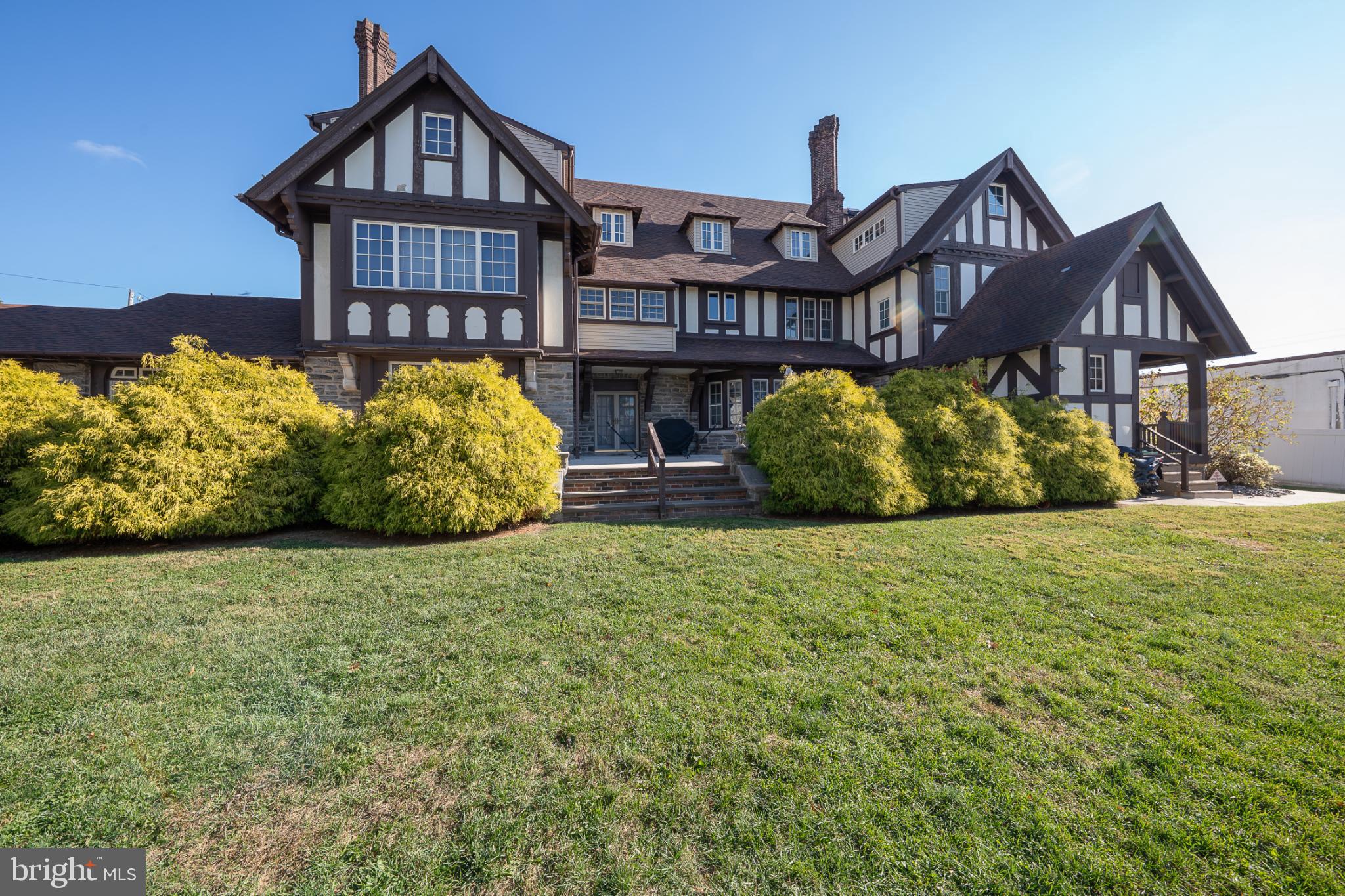 ROXBOROUGH - Residential