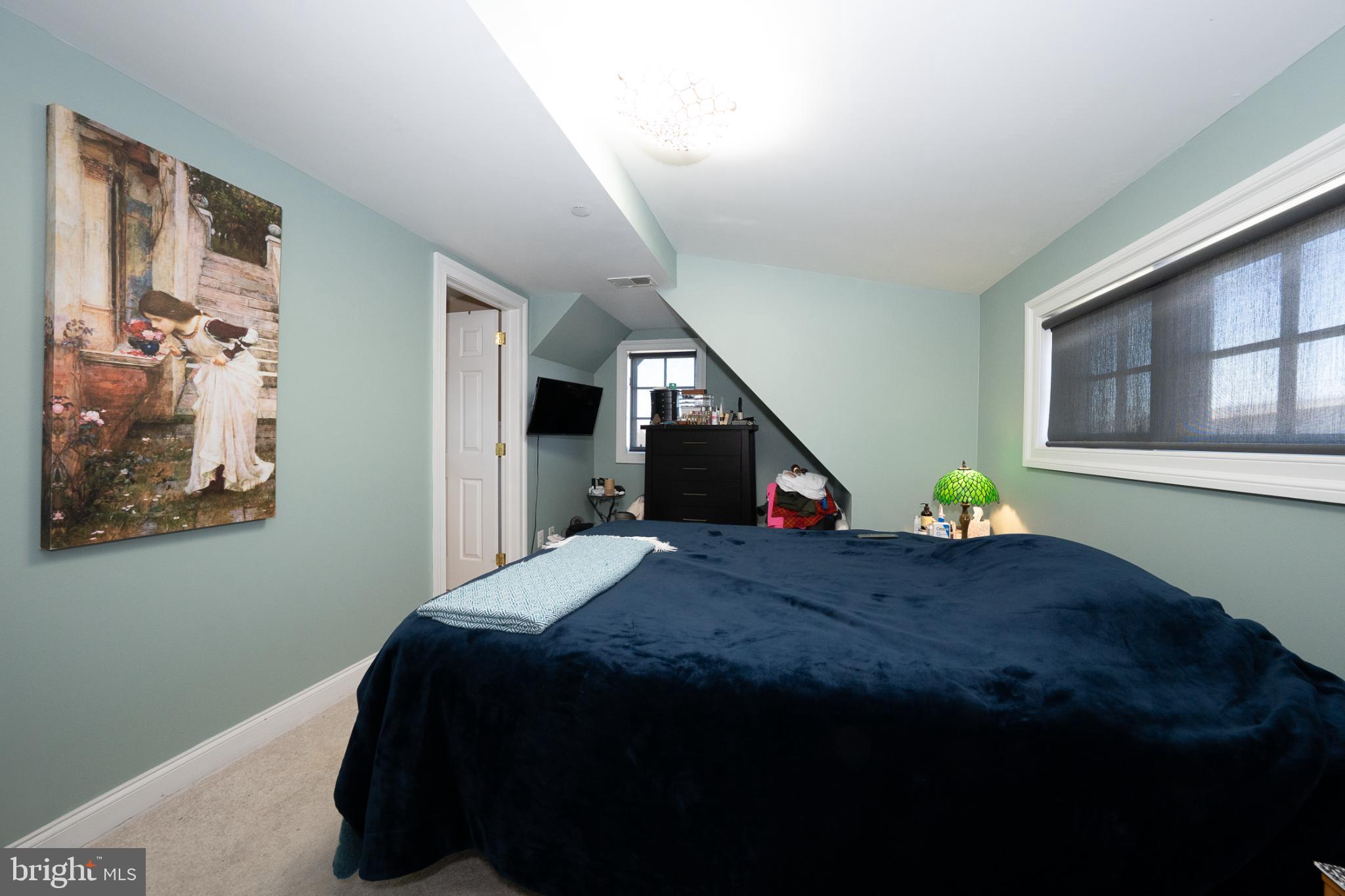 ROXBOROUGH - Residential