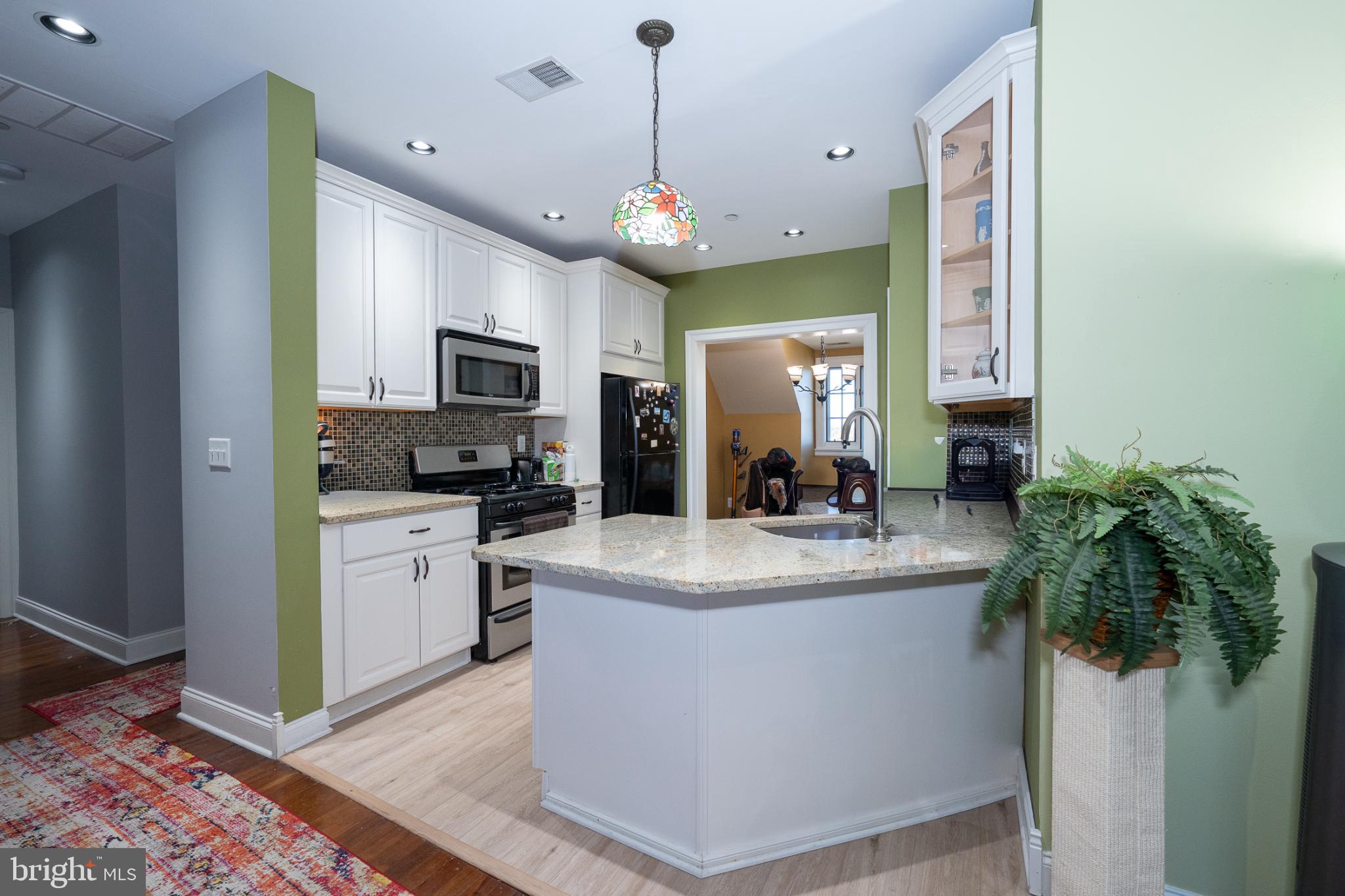 ROXBOROUGH - Residential