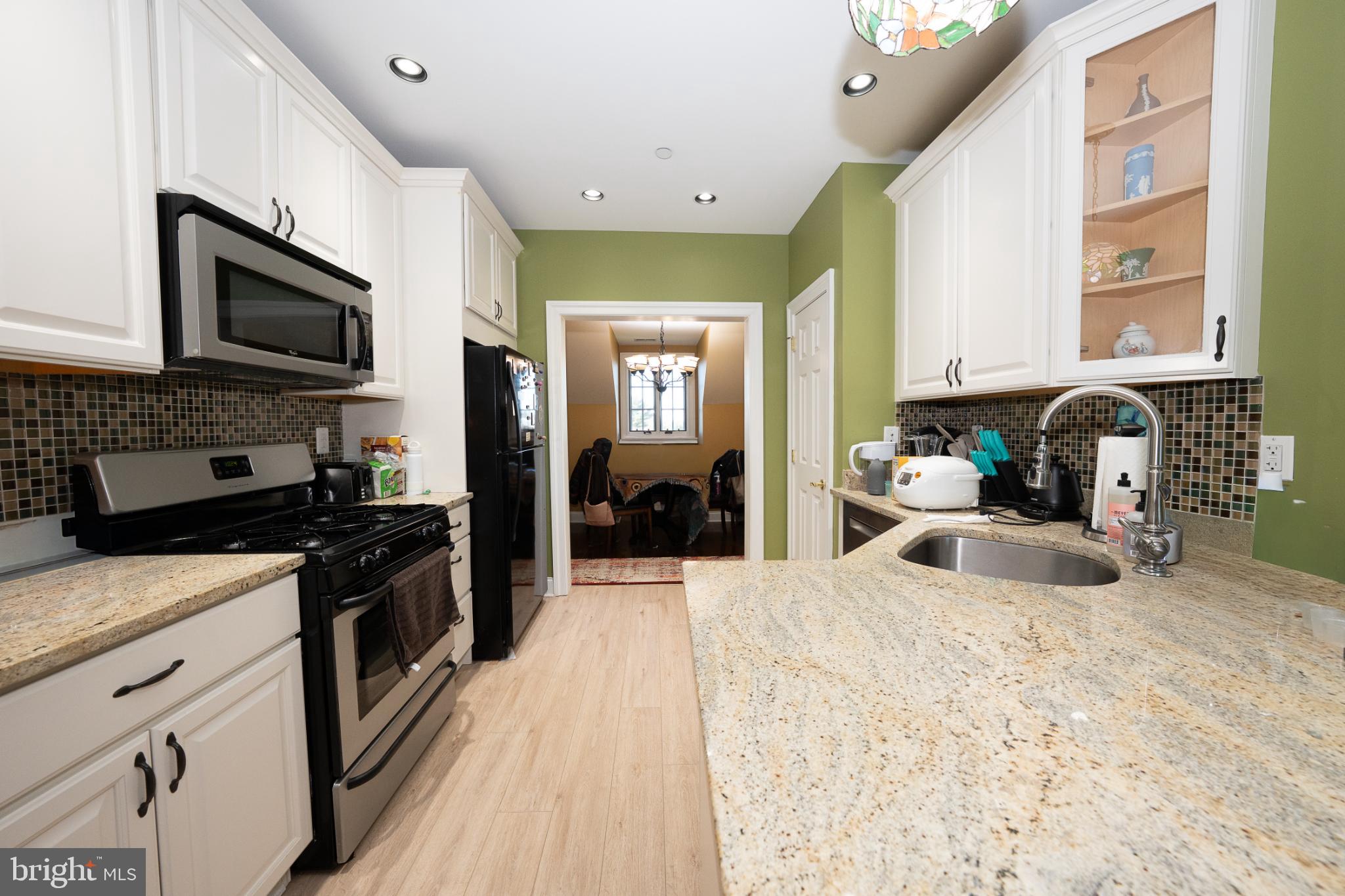 ROXBOROUGH - Residential