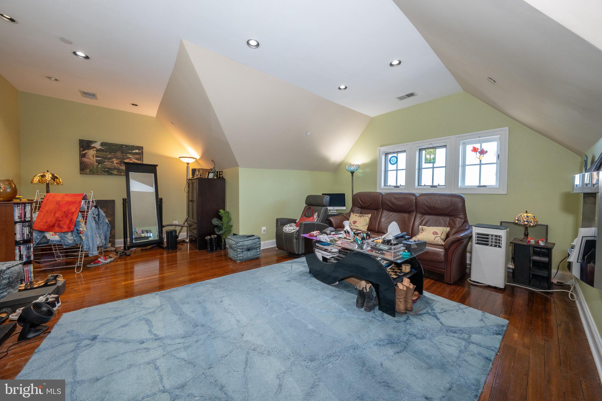 ROXBOROUGH - Residential