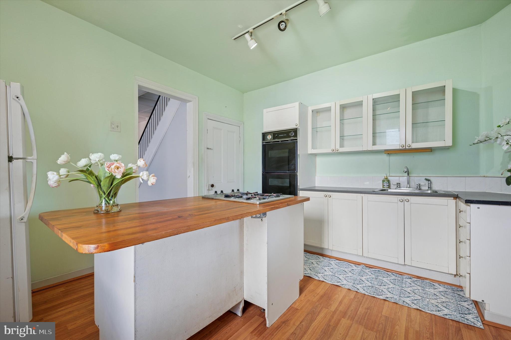 ROXBOROUGH - Residential