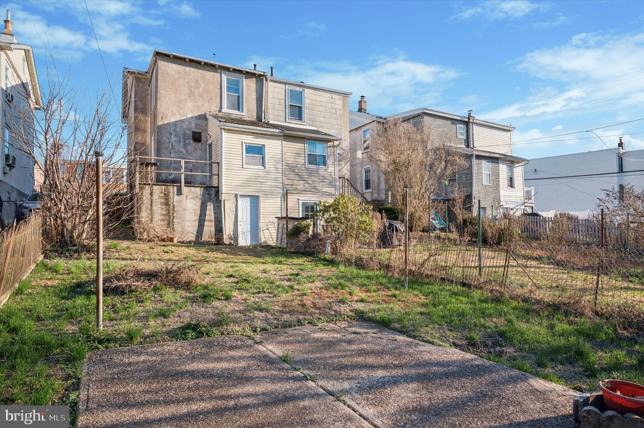 ROXBOROUGH - Residential