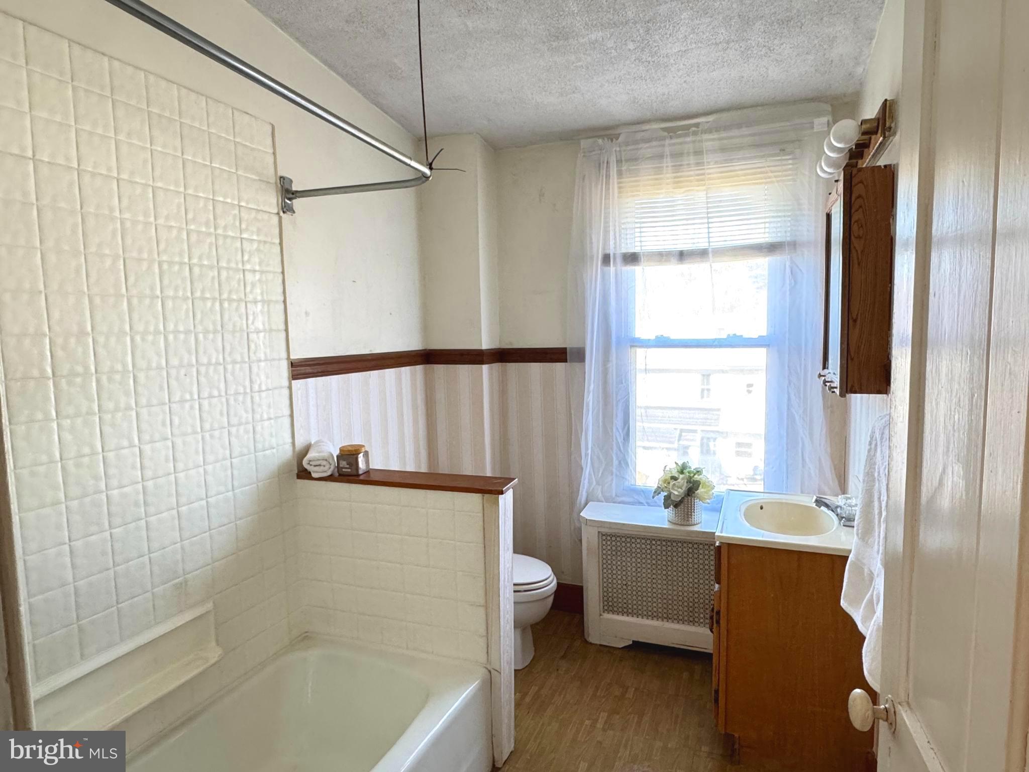 ROXBOROUGH - Residential