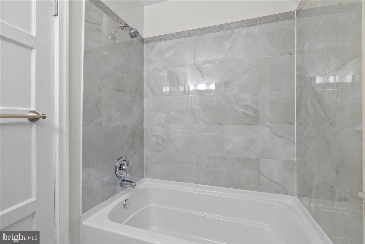 JEFFERSON MANOR - Residential