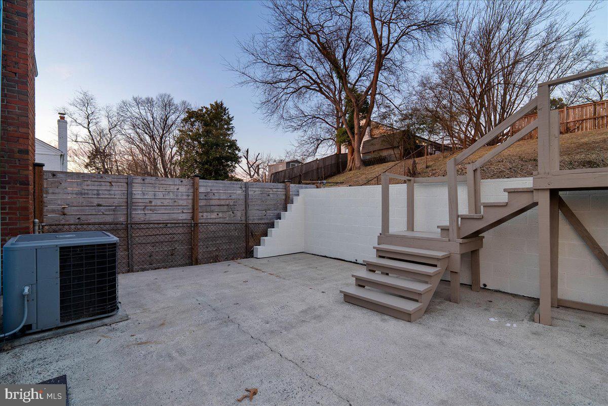 JEFFERSON MANOR - Residential