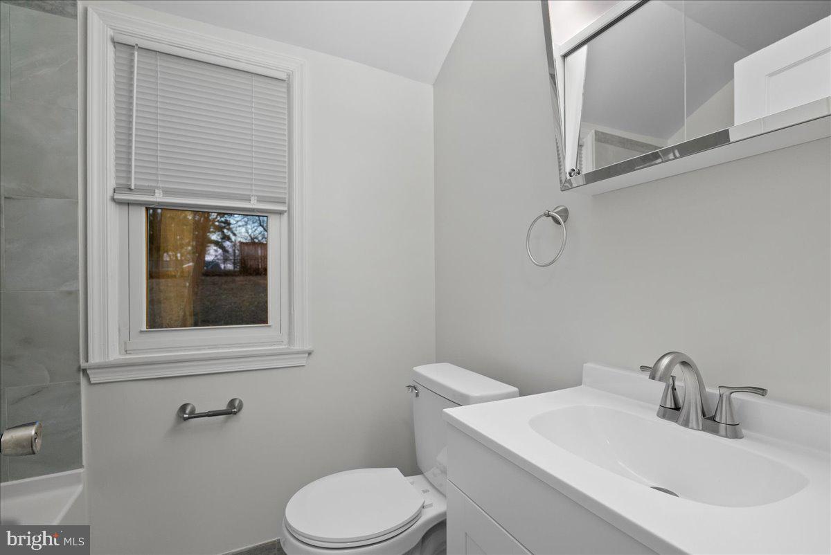 JEFFERSON MANOR - Residential