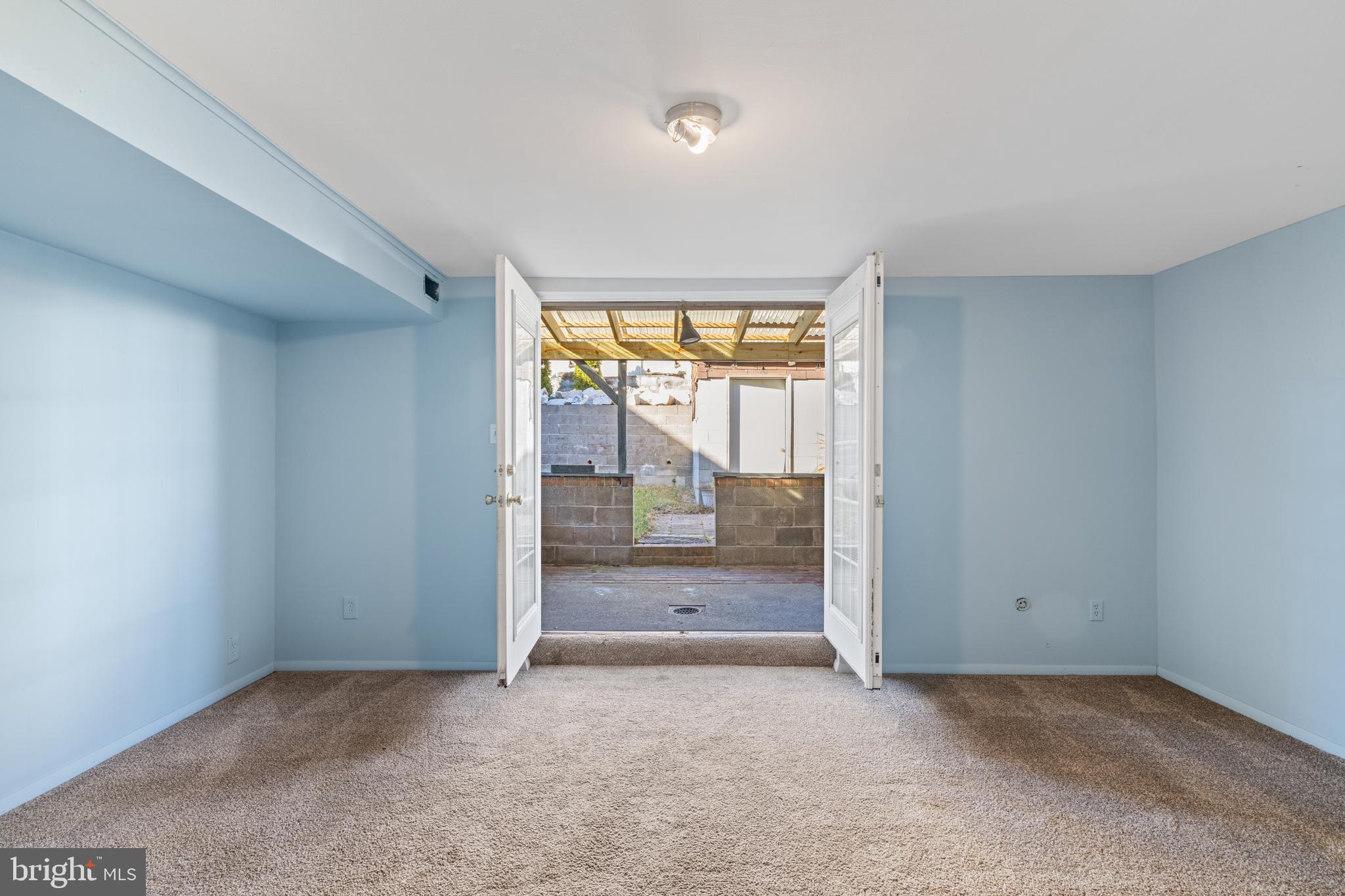 PHILADELPHIA (NORTHEAST) - Residential