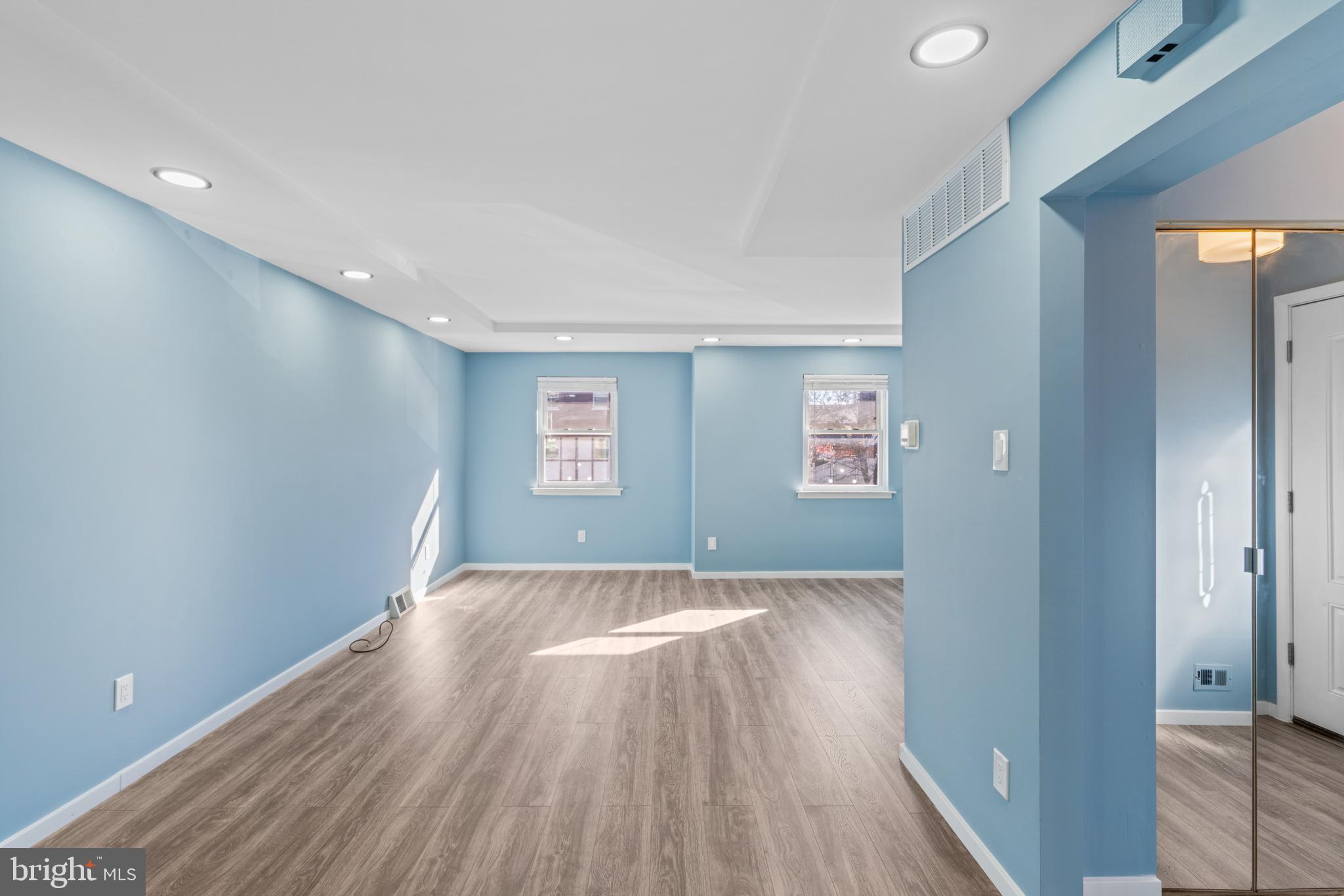 PHILADELPHIA (NORTHEAST) - Residential