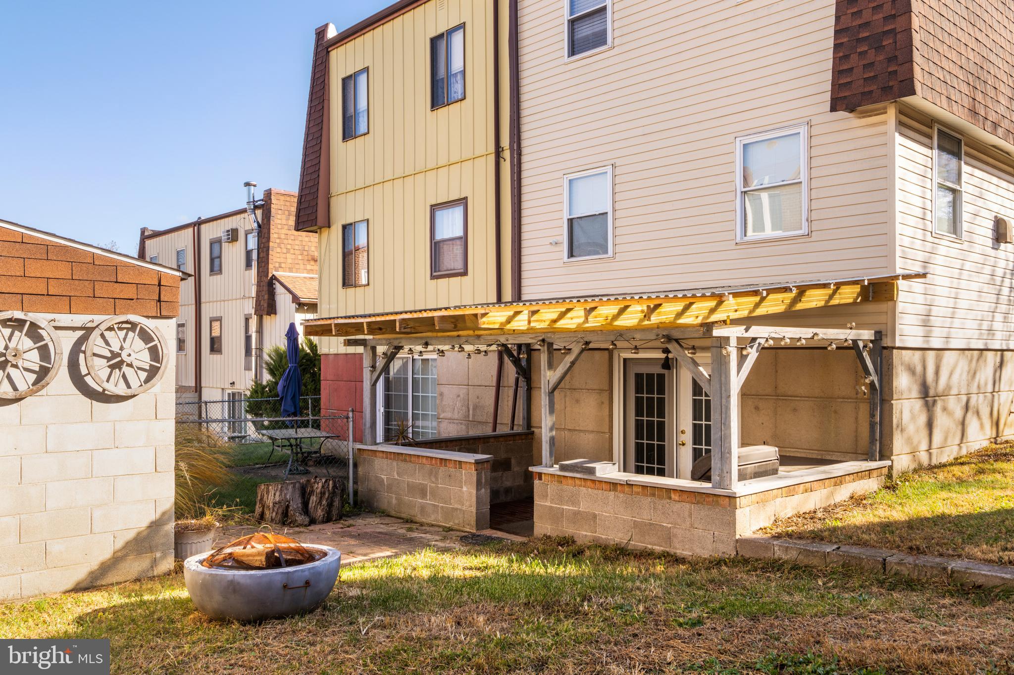 PHILADELPHIA (NORTHEAST) - Residential