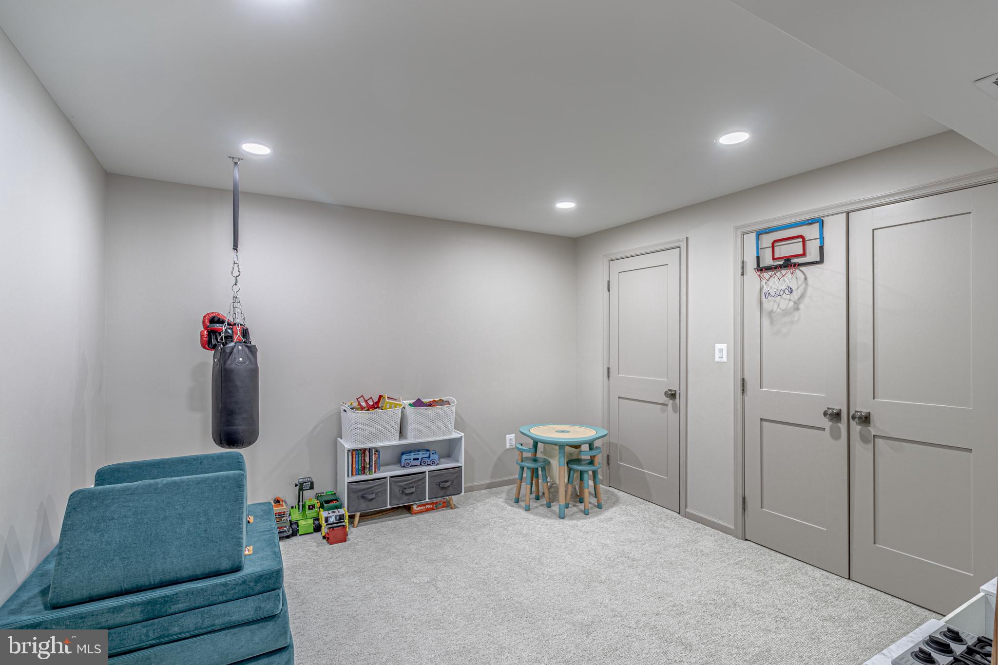 OAK HILL - Residential