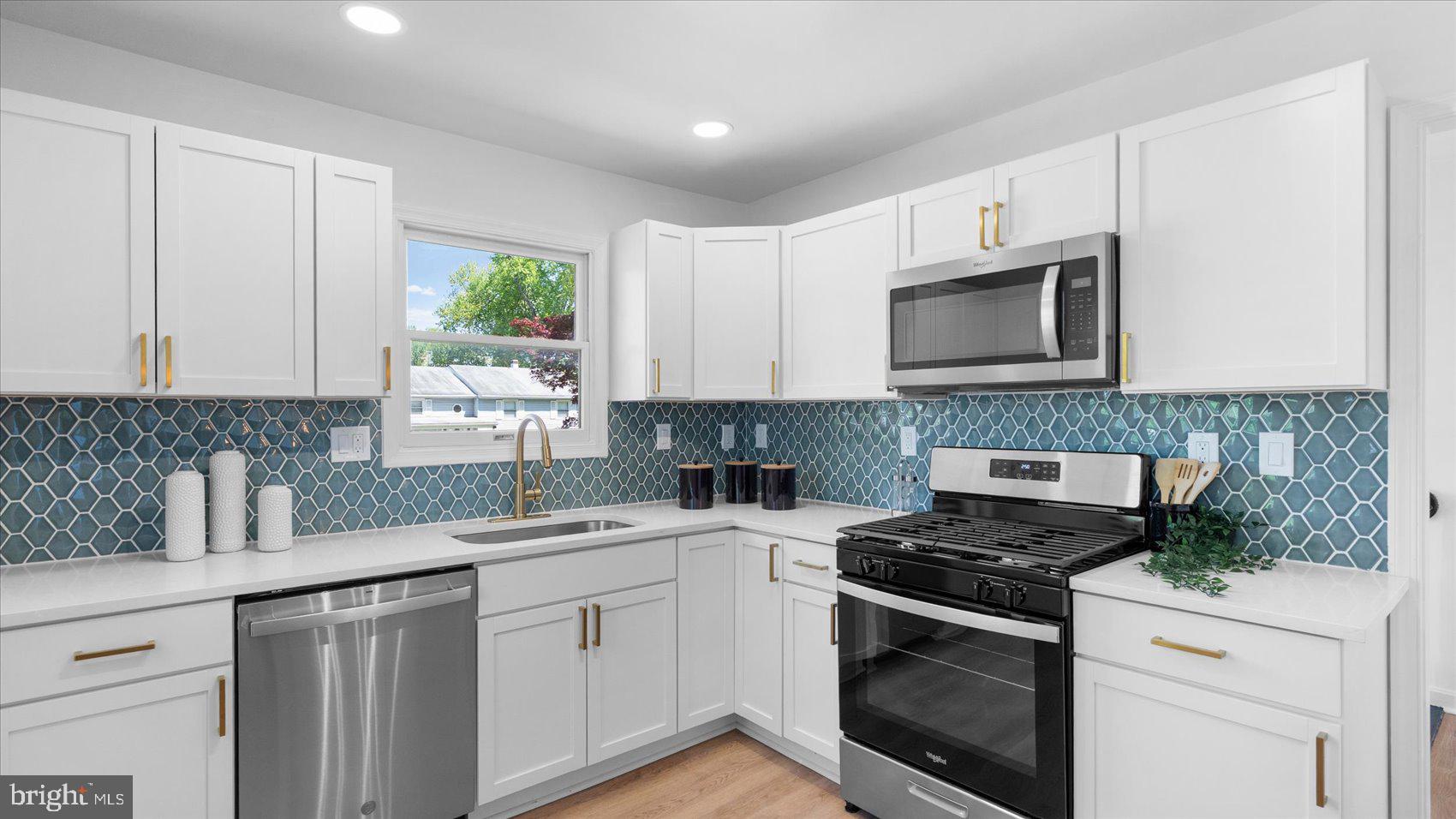 SUBURBIA - Residential