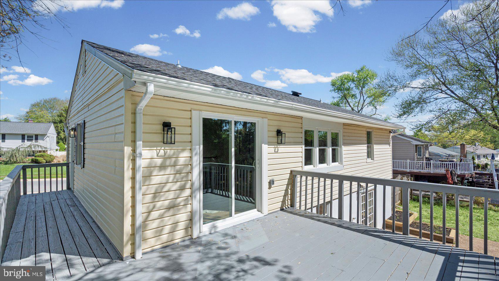 SUBURBIA - Residential