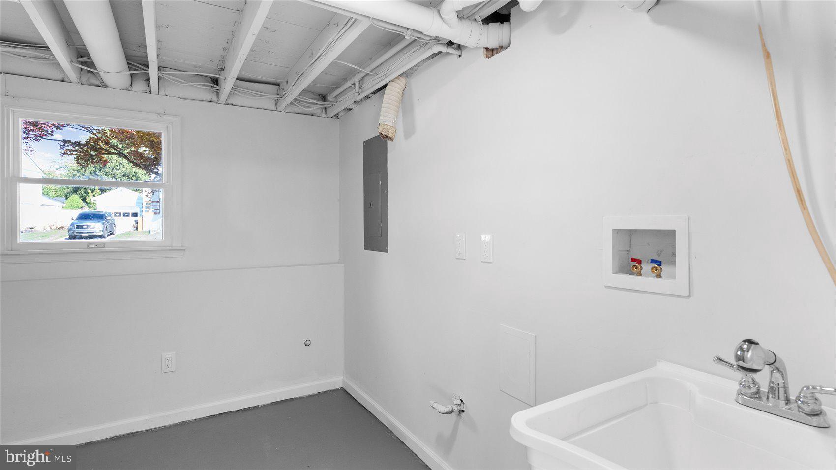 SUBURBIA - Residential