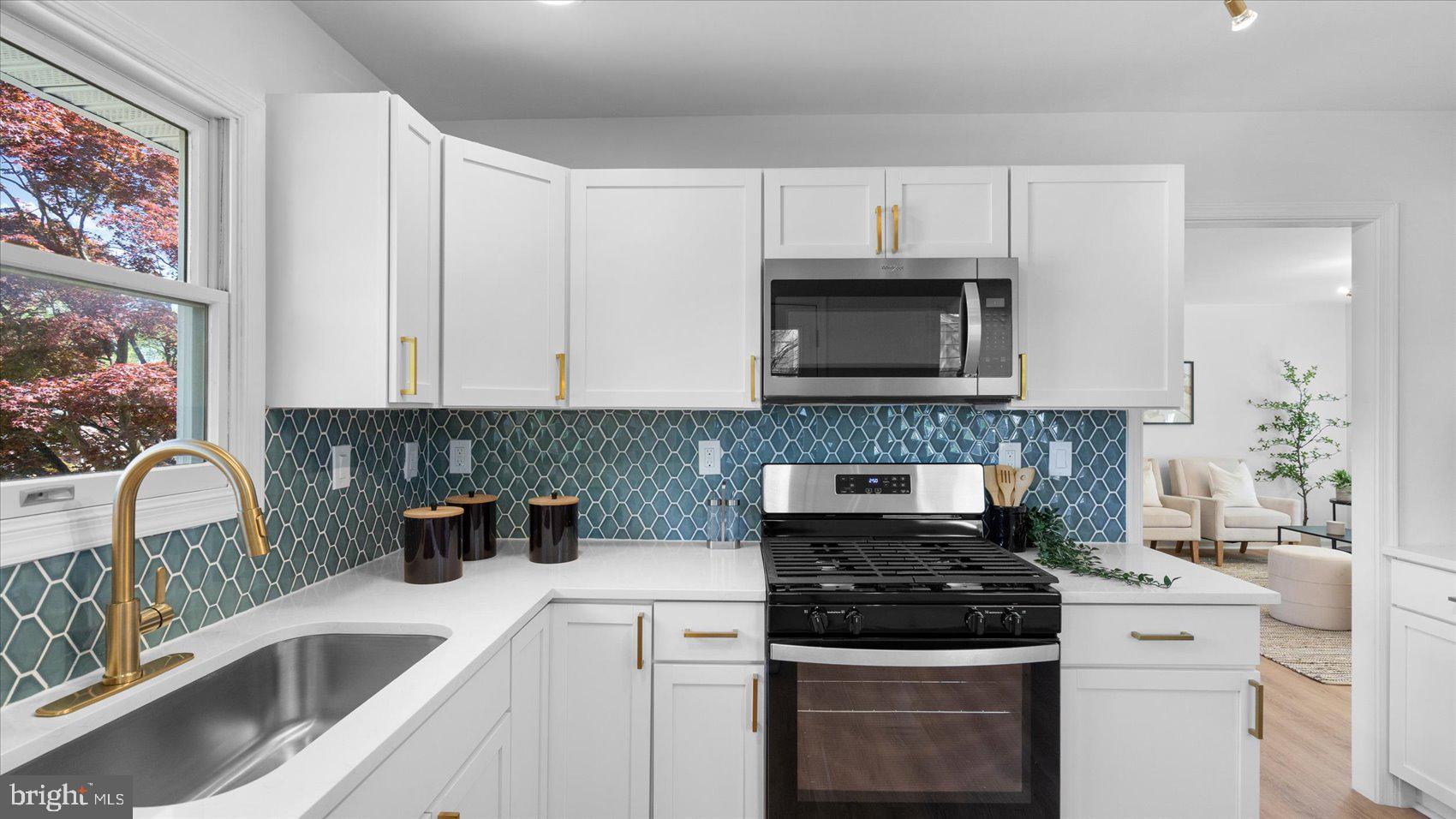 SUBURBIA - Residential